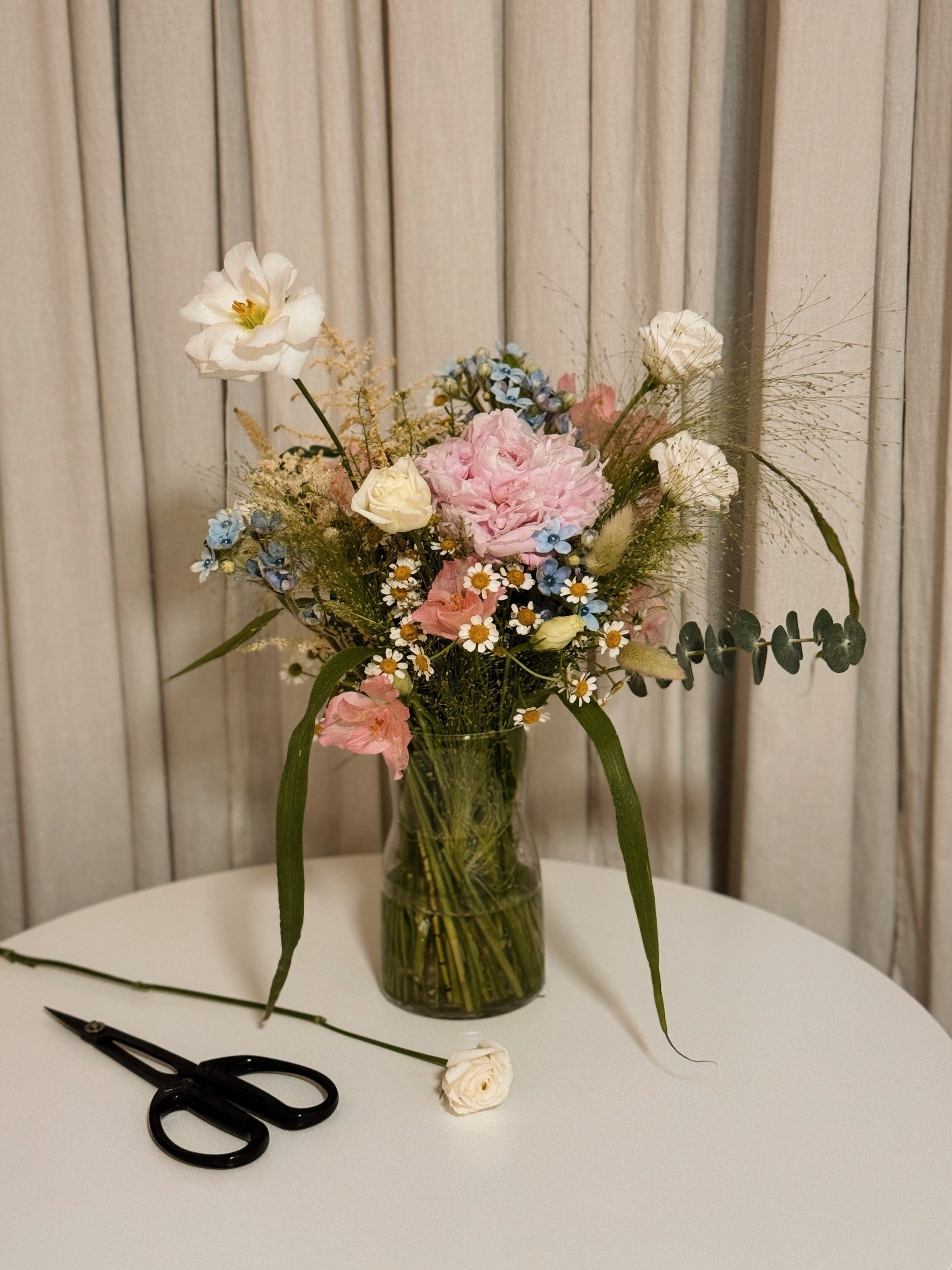 Enjoy the beauty of seasonal blooms delivered to your doorstep with Eden’s Ground fresh flower subscription. Thoughtfully curated arrangements, designed to brighten your space and bring a touch of nature into your everyday.