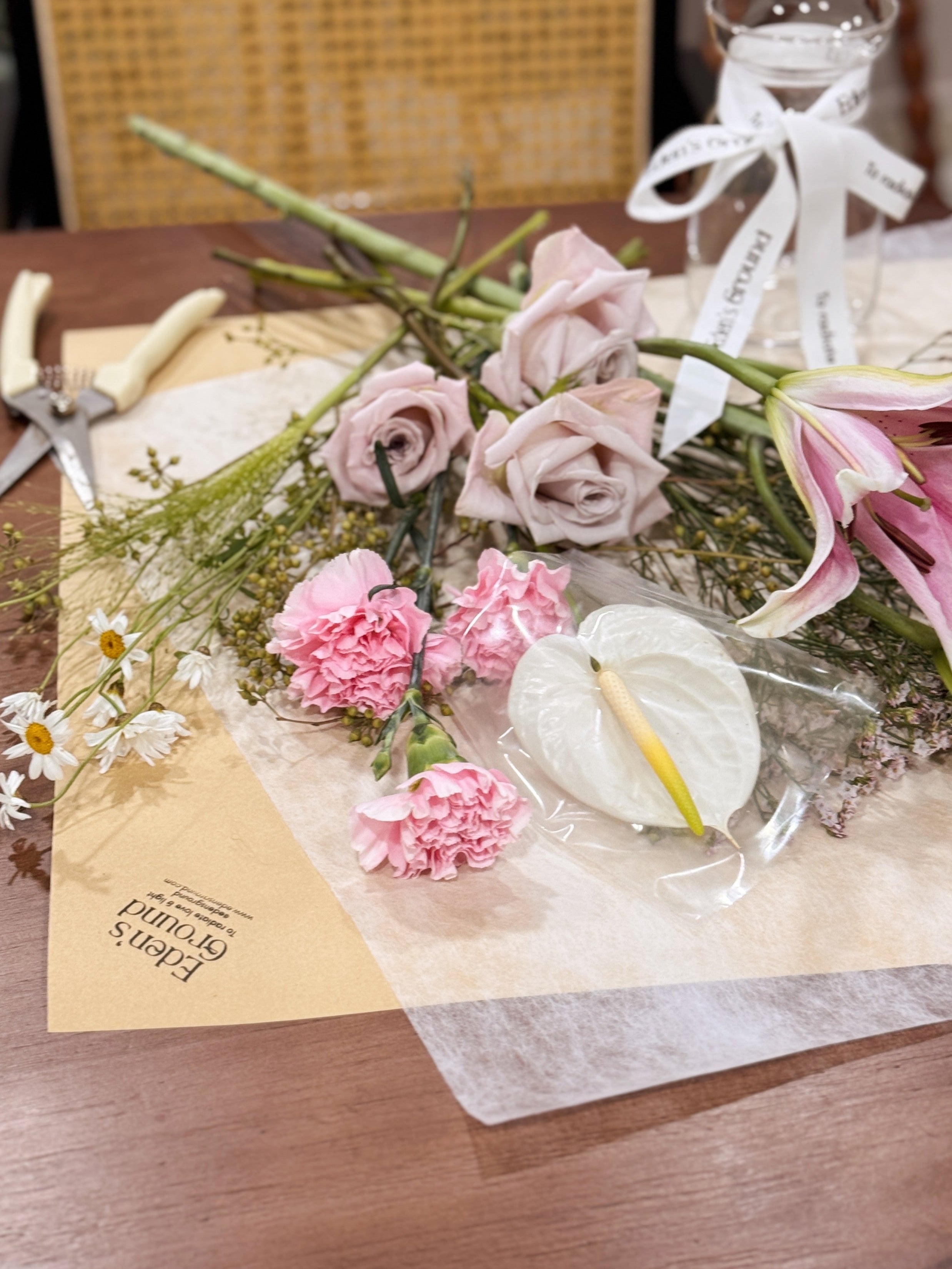 Enjoy the beauty of seasonal blooms delivered to your doorstep with Eden’s Ground fresh flower subscription. Either DIY or ready to enjoy, these thoughtfully curated arrangements, designed to brighten your space and bring a touch of nature into your everyday.