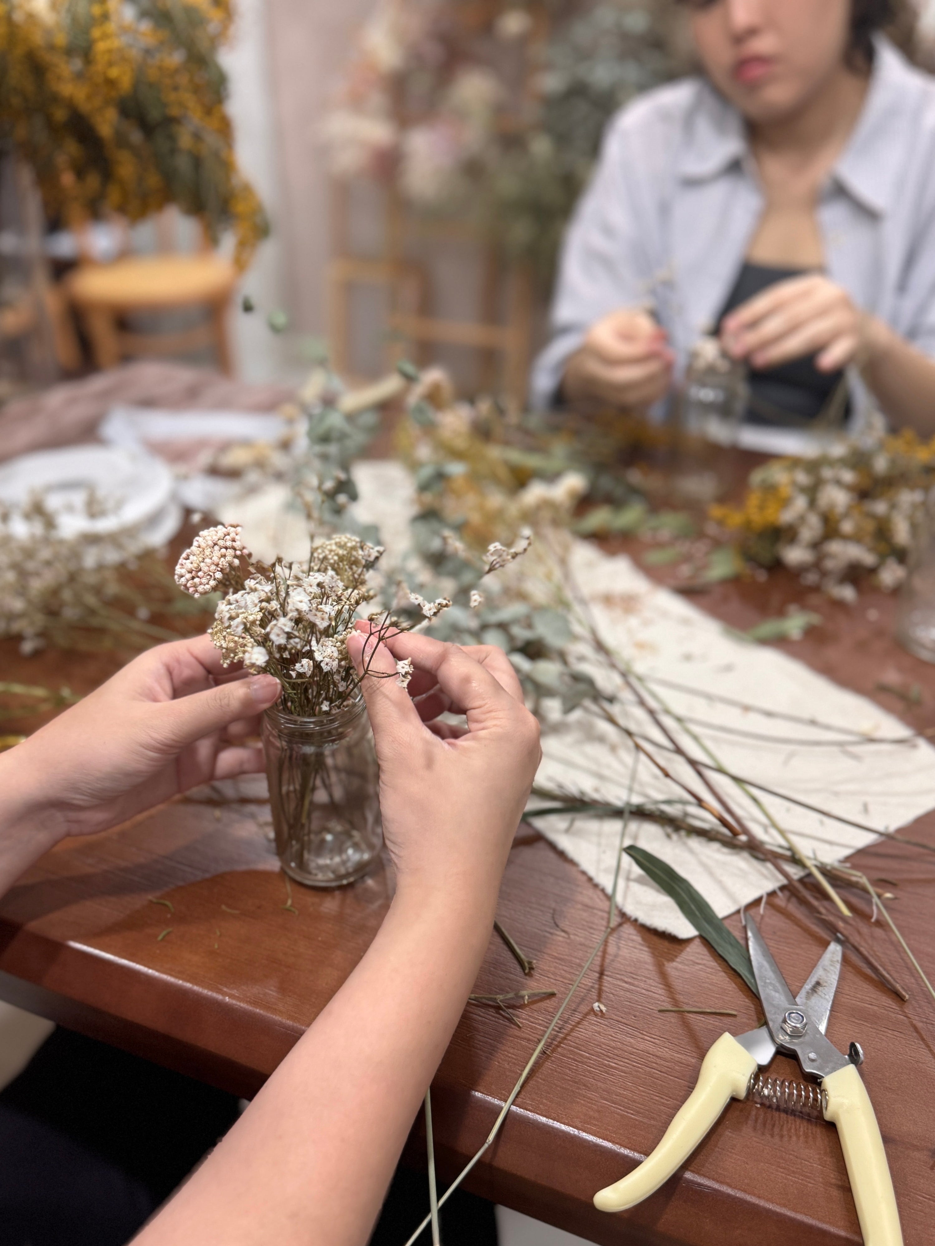 Petals with Purpose is a charity initiative by Eden's Ground to encourage mindfulness, giving back, and sustainability. By being kind to our environment, our community, and ourselves.