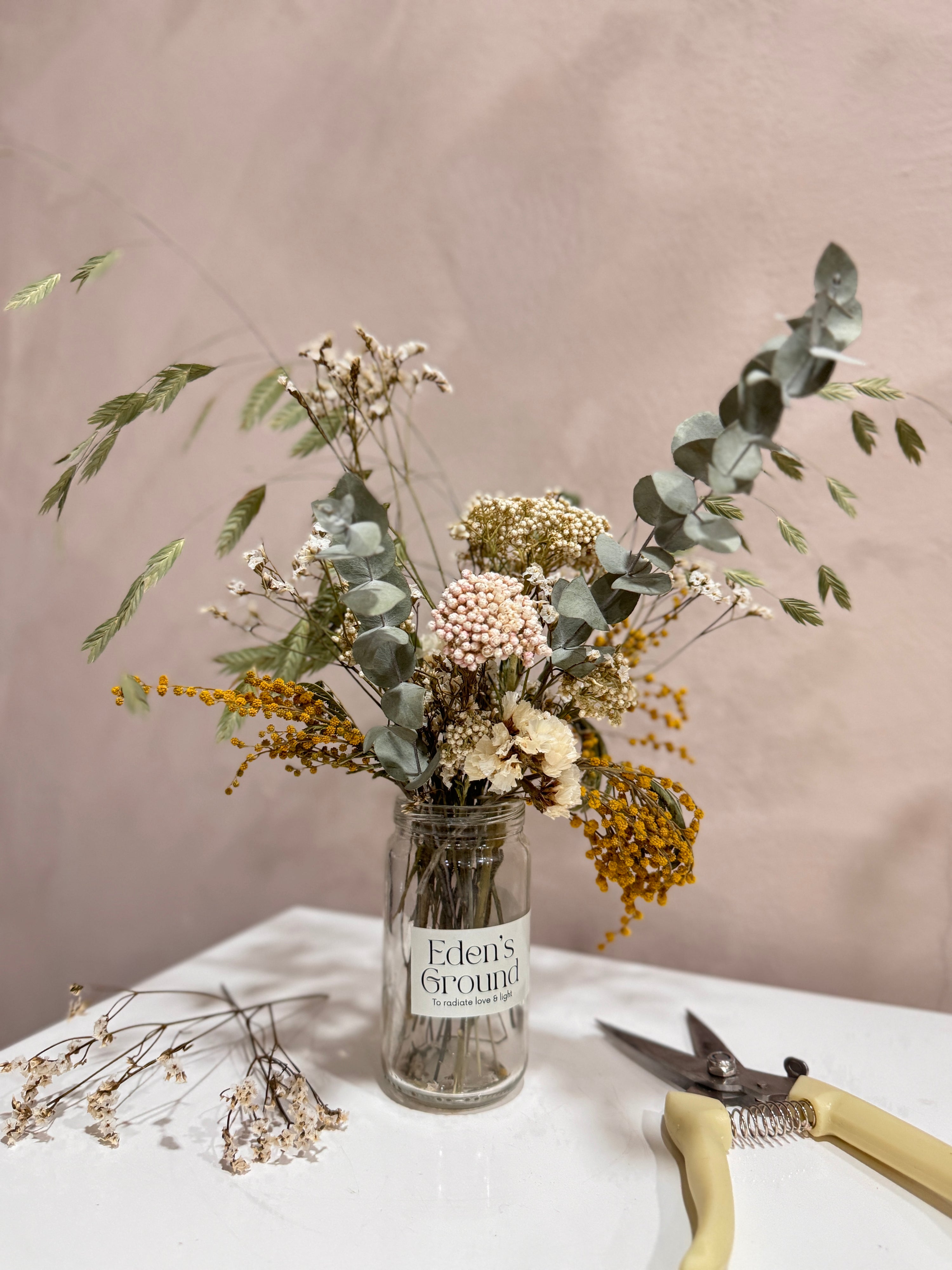 Petals with Purpose is a charity initiative by Eden's Ground to encourage mindfulness, giving back, and sustainability. By being kind to our environment, our community, and ourselves.