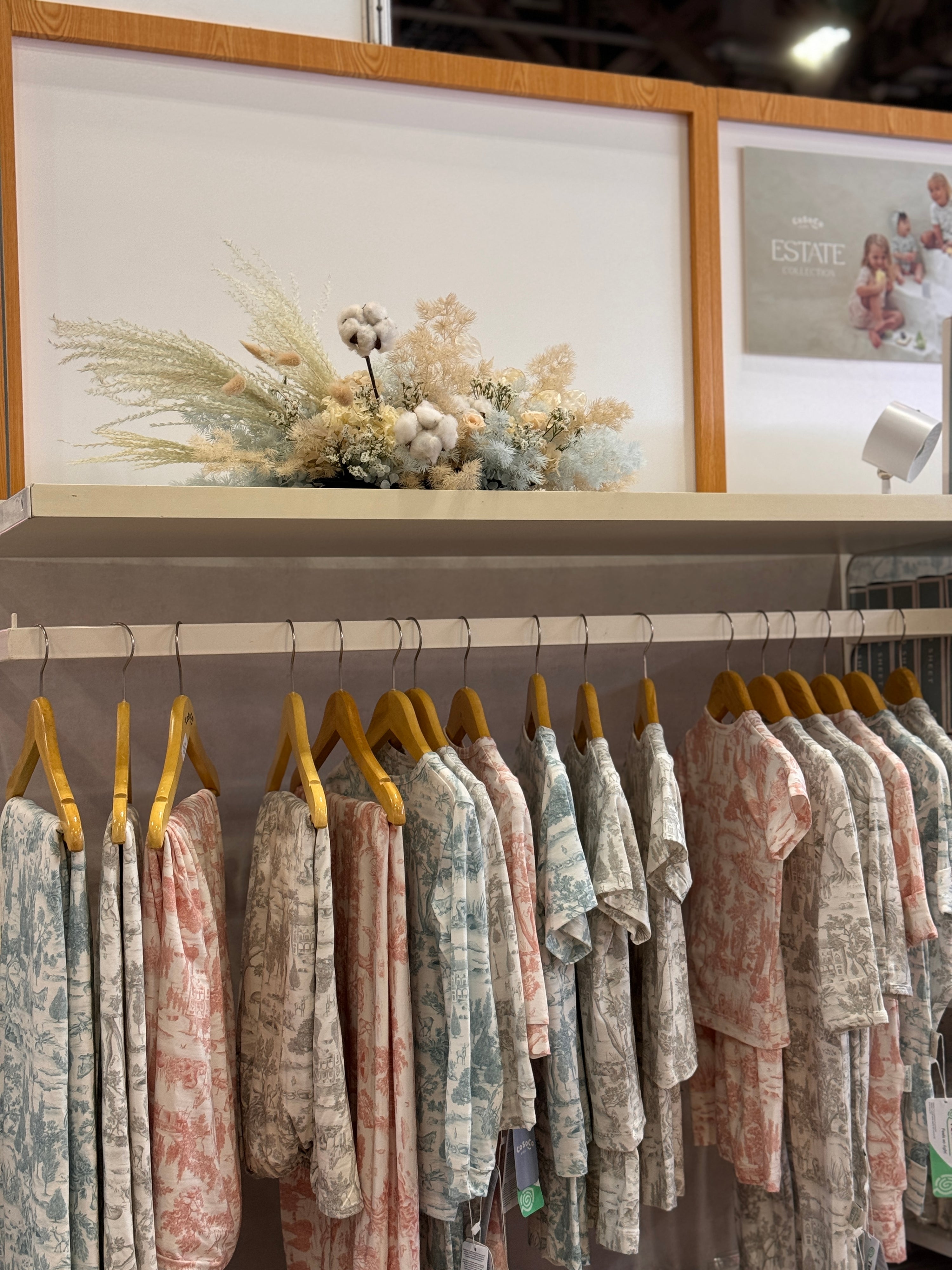 Singapore luxury and elegant B2B venue styling with bespoke floral setups for launch events, pop-ups, and corporate gatherings. Exquisite, sustainable flower décor tailored for brand activations and high-end retail experiences.