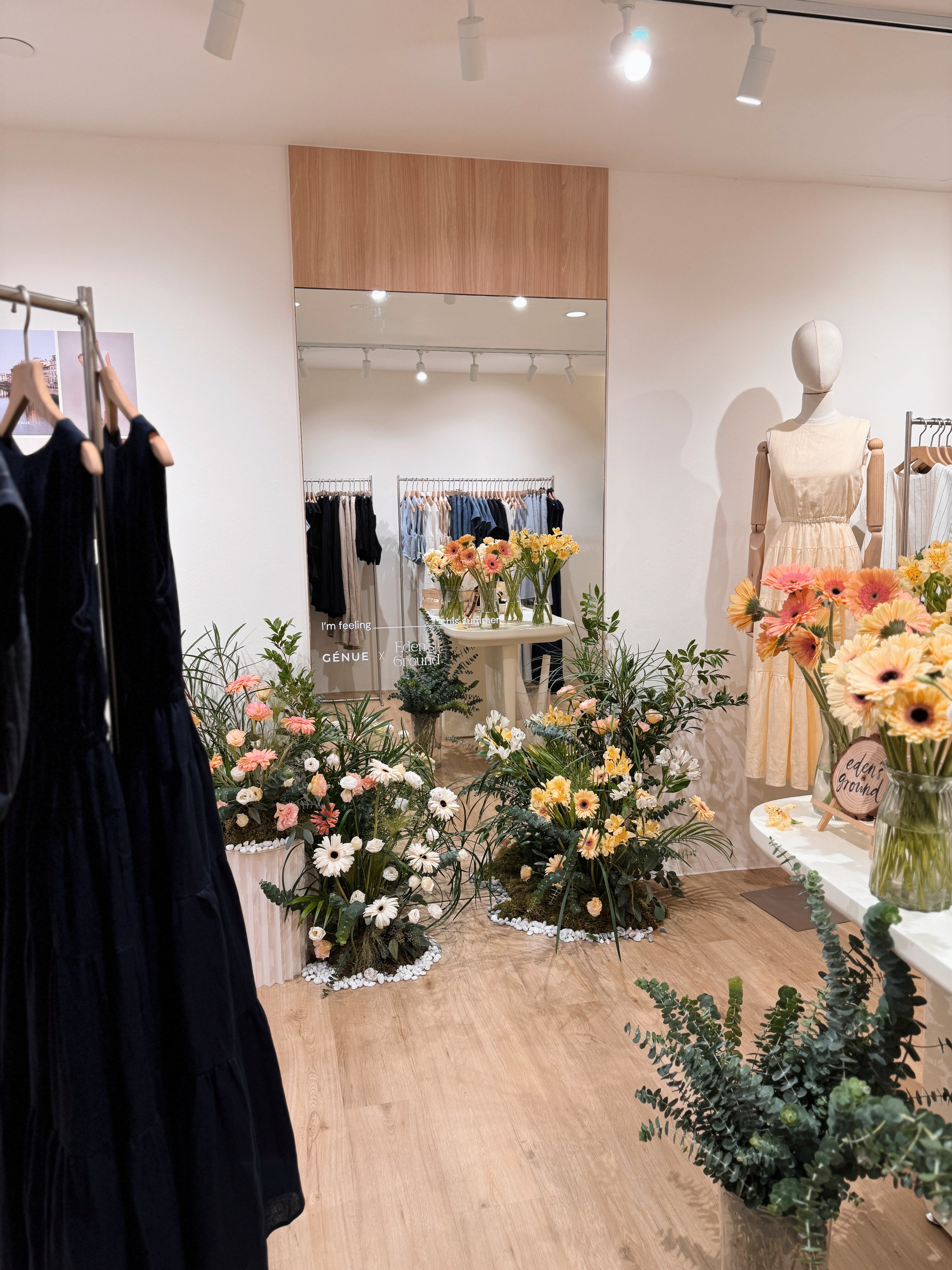 Singapore luxury and elegant B2B venue styling with bespoke floral setups for launch events, pop-ups, and corporate gatherings. Exquisite, sustainable flower décor tailored for brand activations and high-end retail experiences.