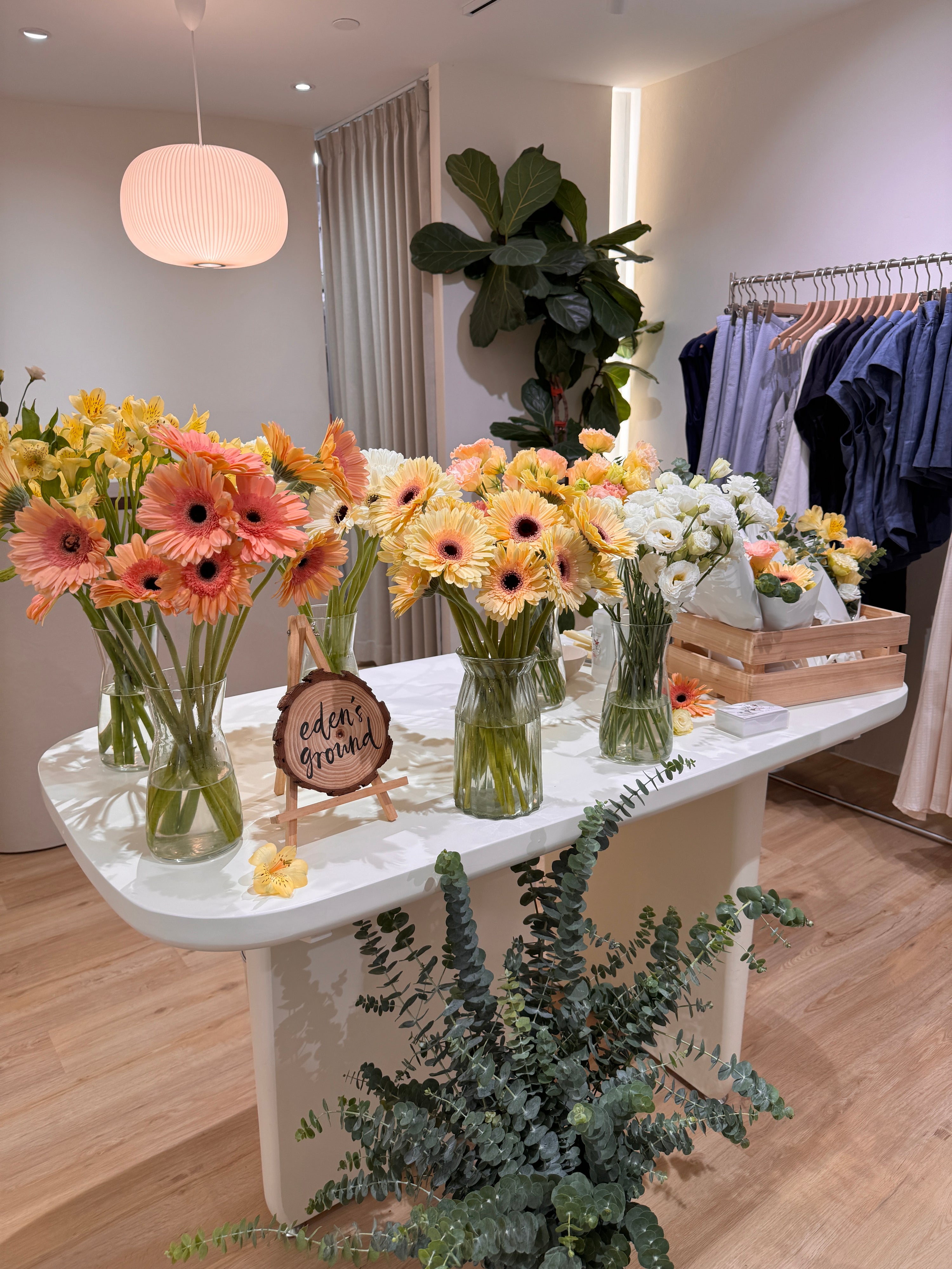 wedding gifts press events, pop-ups, bridal showers, birthday parties, corporate dinner and dance, and more! set up a floral bar to wow and impress guest with unique flowers and gifts