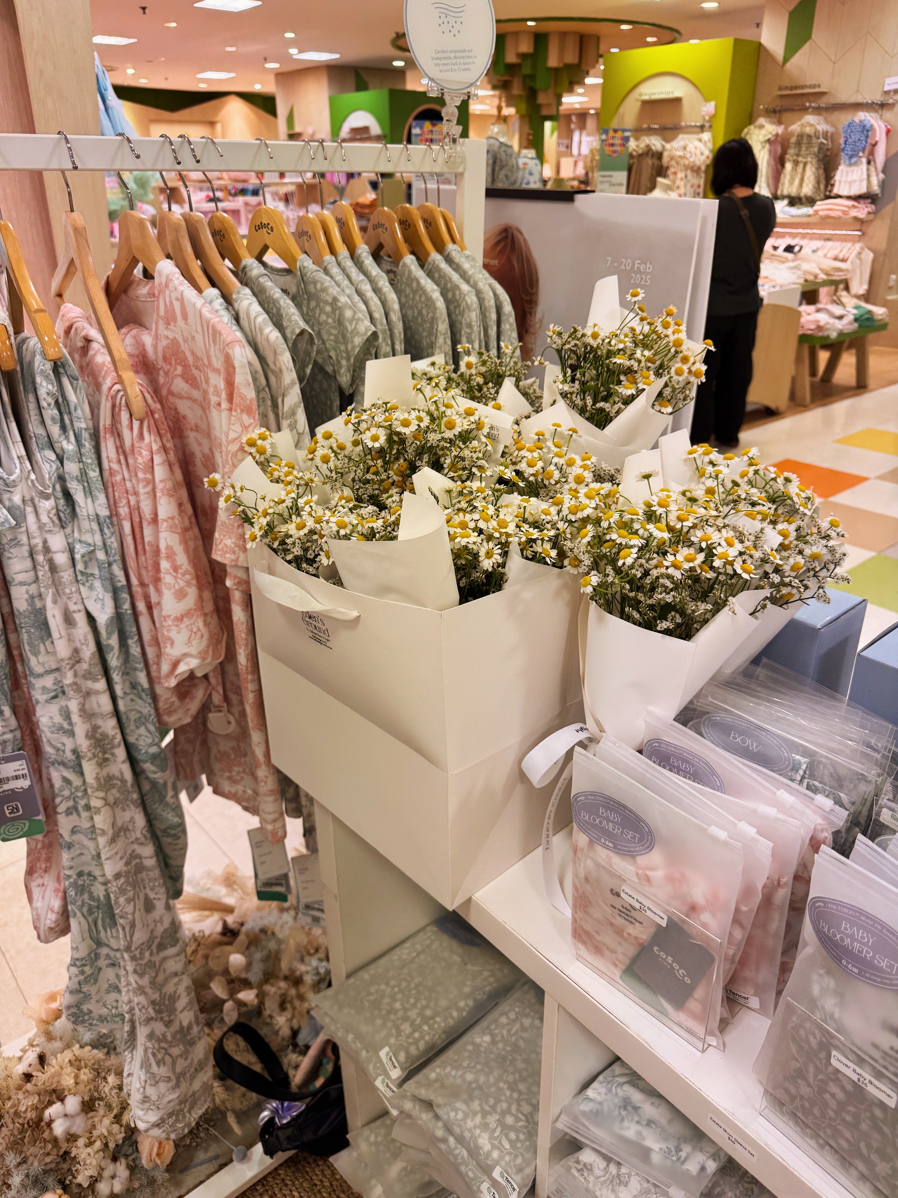 mother's day celebrating moms mum mom mommy mother women international women's day event b2b floral gifting for clients appreciation thank you wedding gifts press events, pop-ups, bridal showers, birthday parties, corporate dinner and dance, and more! set up a floral bar to wow and impress guest with unique flowers and gifts