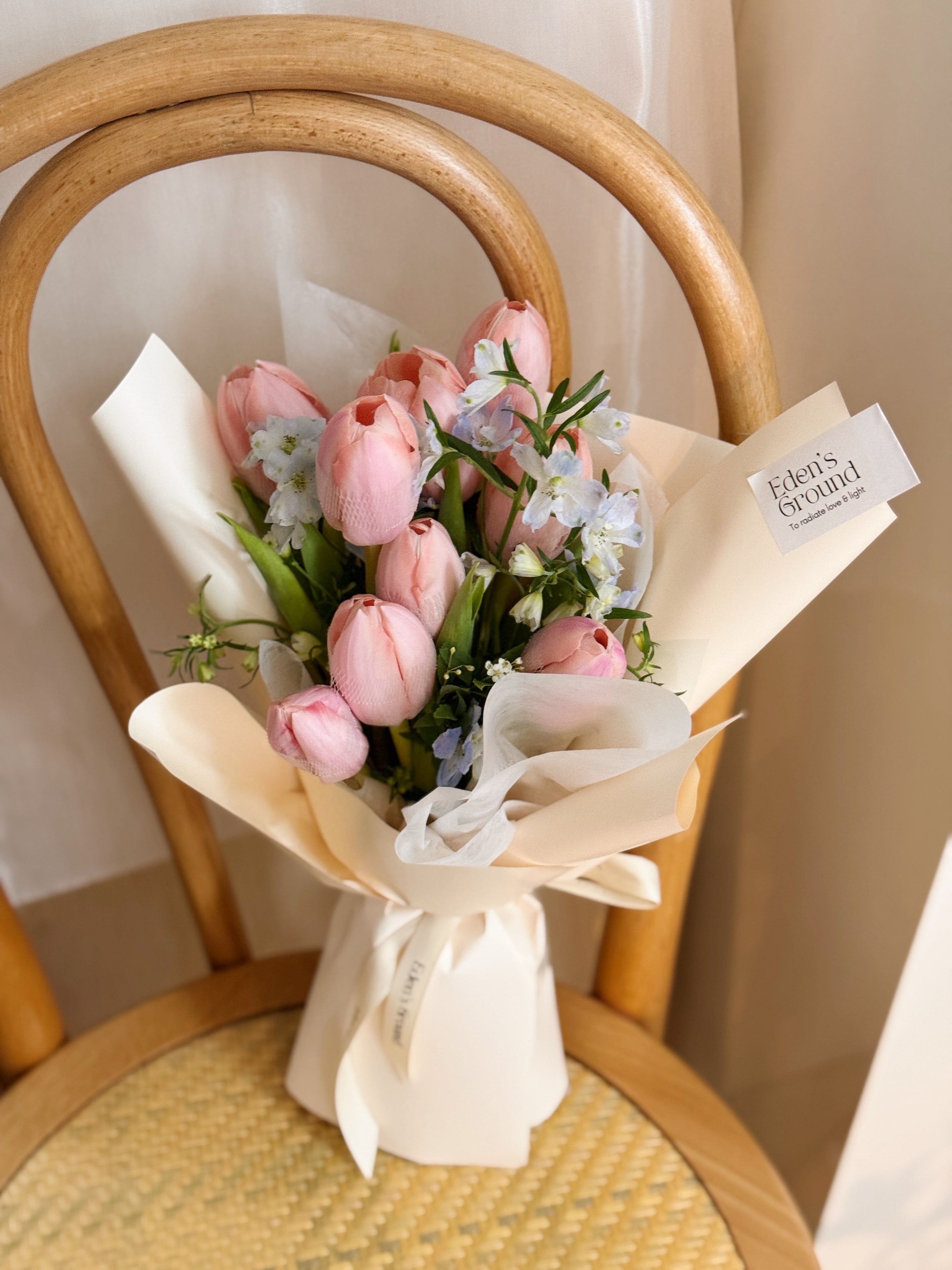 Fresh flower bouquet of the week, curated with seasonal blooms freshly sourced by Eden’s Ground in Singapore. A fuss free ready to pick up option available with free delivery for orders above $100.