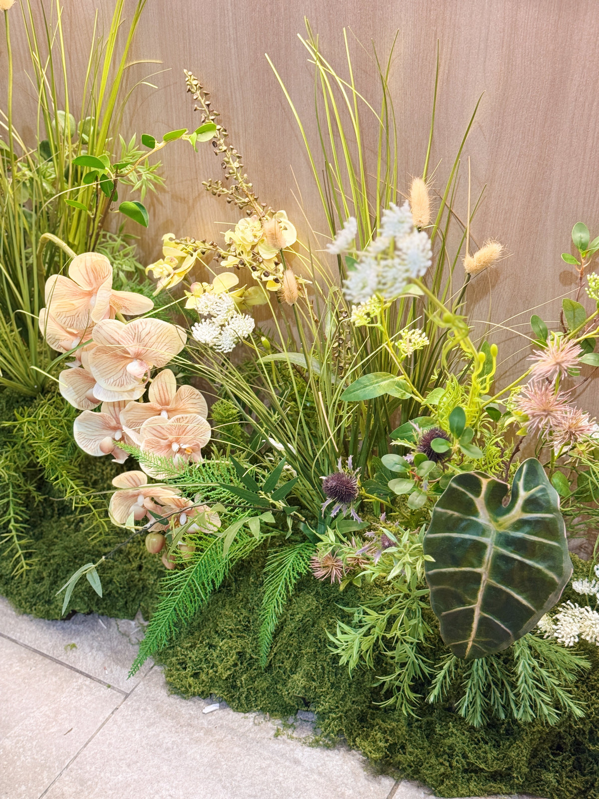 Luxurious and elegant B2B venue styling with bespoke floral setups for launch events, retail pop-ups, and corporate gatherings. Flower décor tailored for brand activations and high-end retail experiences by Eden's Ground, floral design studio in Singapore.