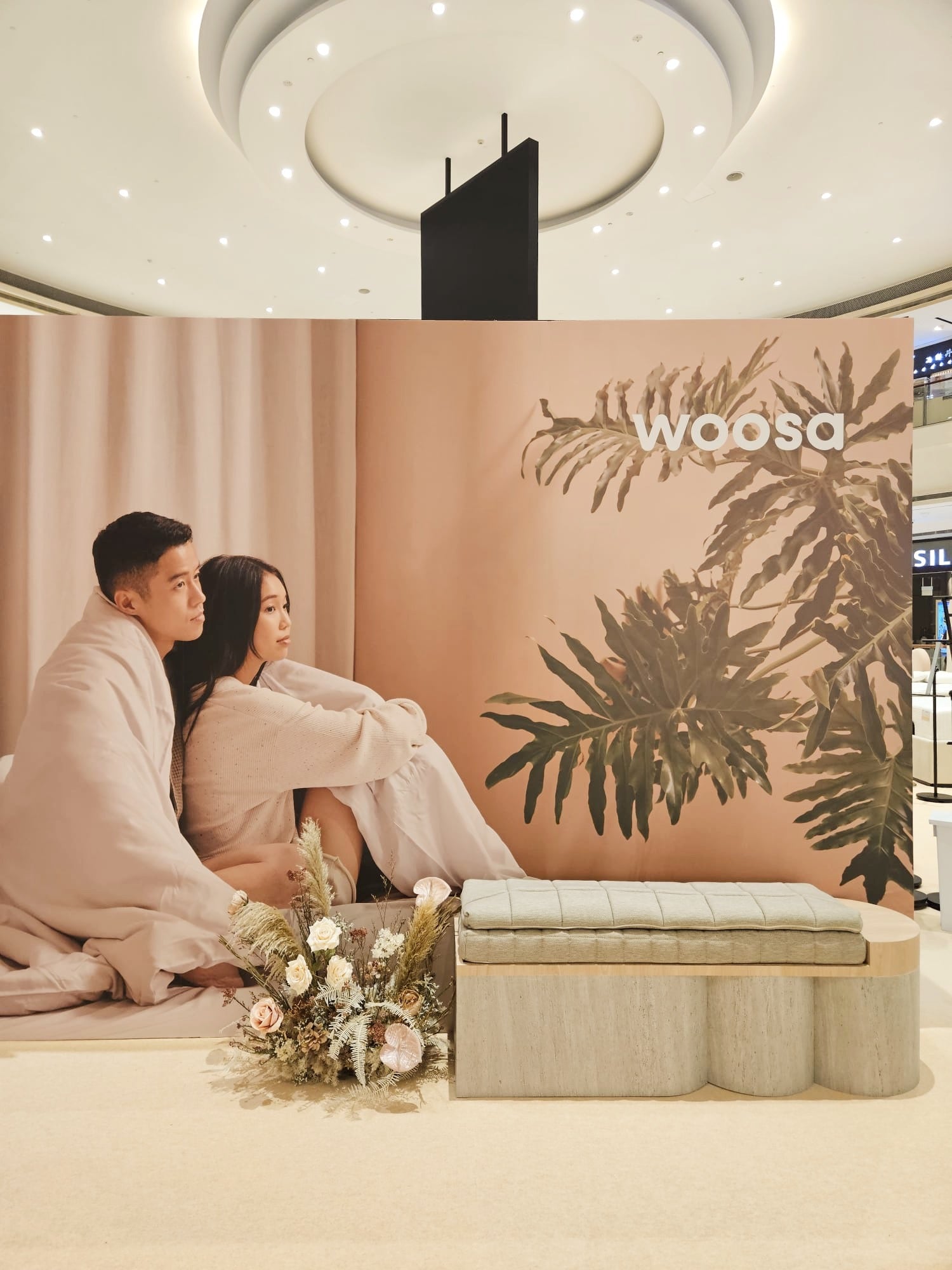 Luxurious and elegant B2B venue styling with bespoke floral setups for launch events, retail pop-ups, and corporate gatherings. Flower décor tailored for brand activations and high-end retail experiences by Eden's Ground, floral design studio in Singapore.