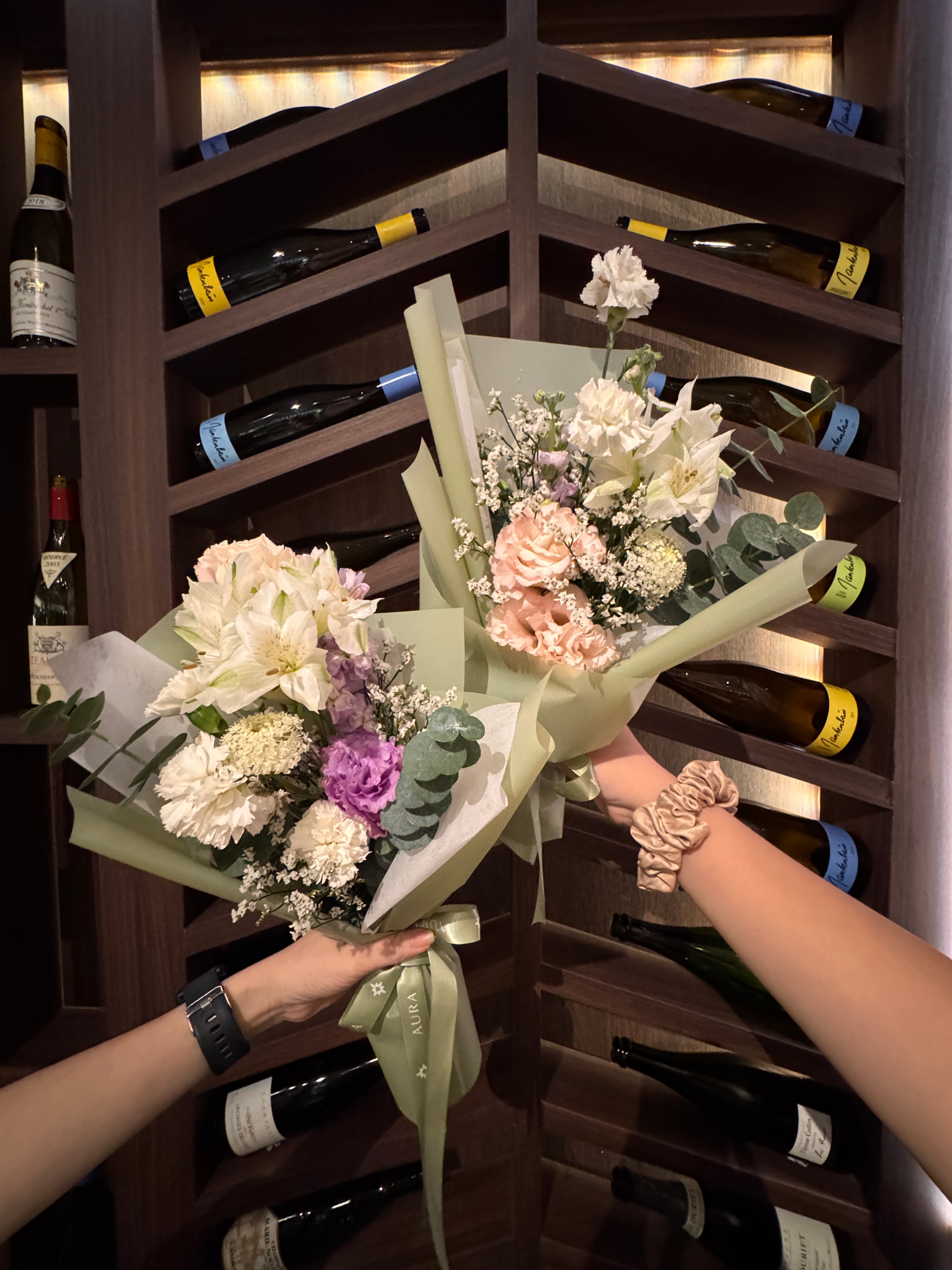 Set up a floral bar to wow and impress guest with unique flowers and gifts product launch party. Perfect for wedding gifts, press events, pop-ups, bridal showers, birthday parties, corporate dinner and dance, and more!