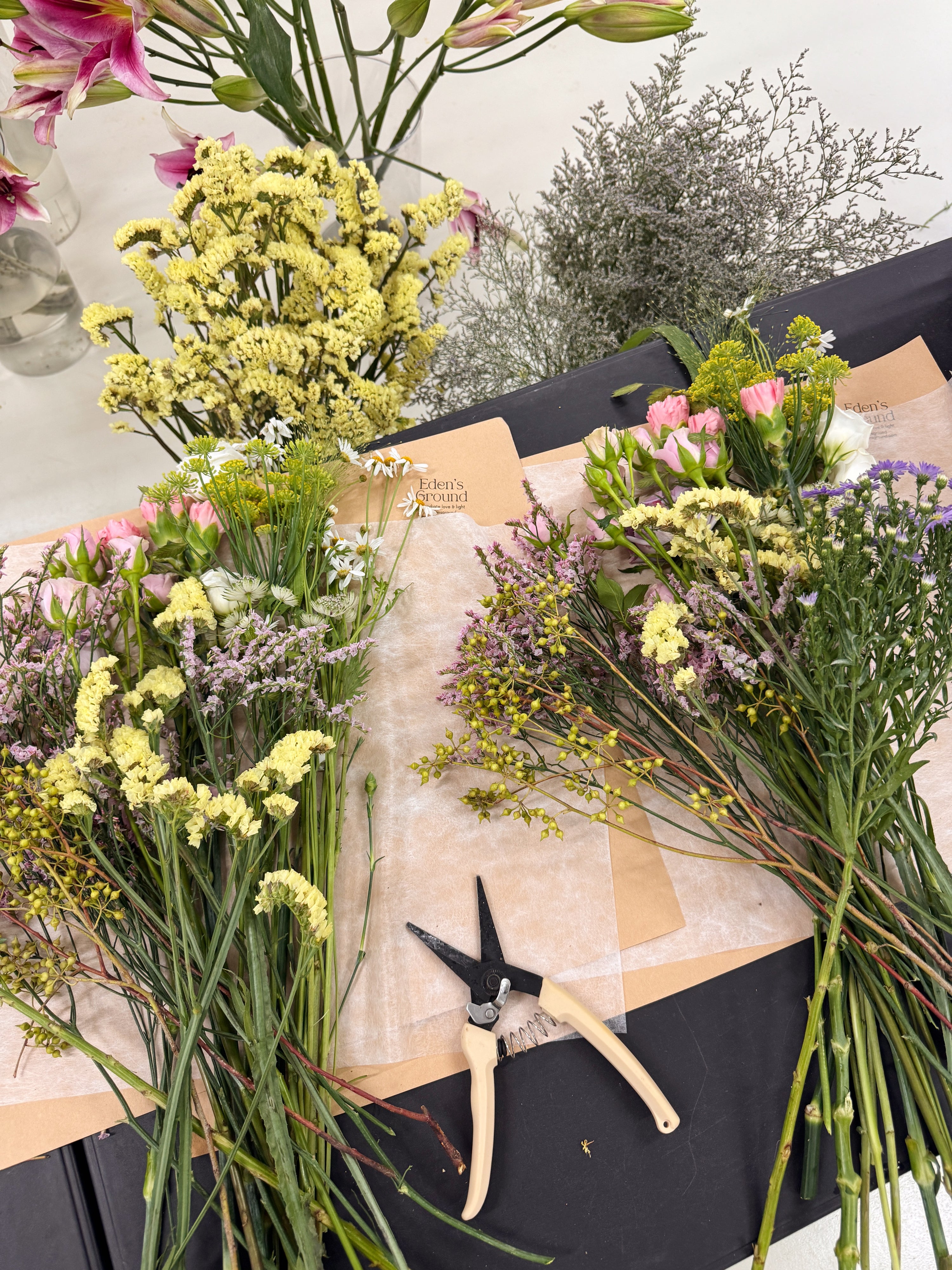 Fuss free and flexible DIY Flower Kit. Enjoy the beauty of seasonal blooms delivered to your doorstep with Eden’s Ground fresh flower subscription. Either DIY or ready to enjoy, these thoughtfully curated arrangements, designed to brighten your space and bring a touch of nature into your everyday.