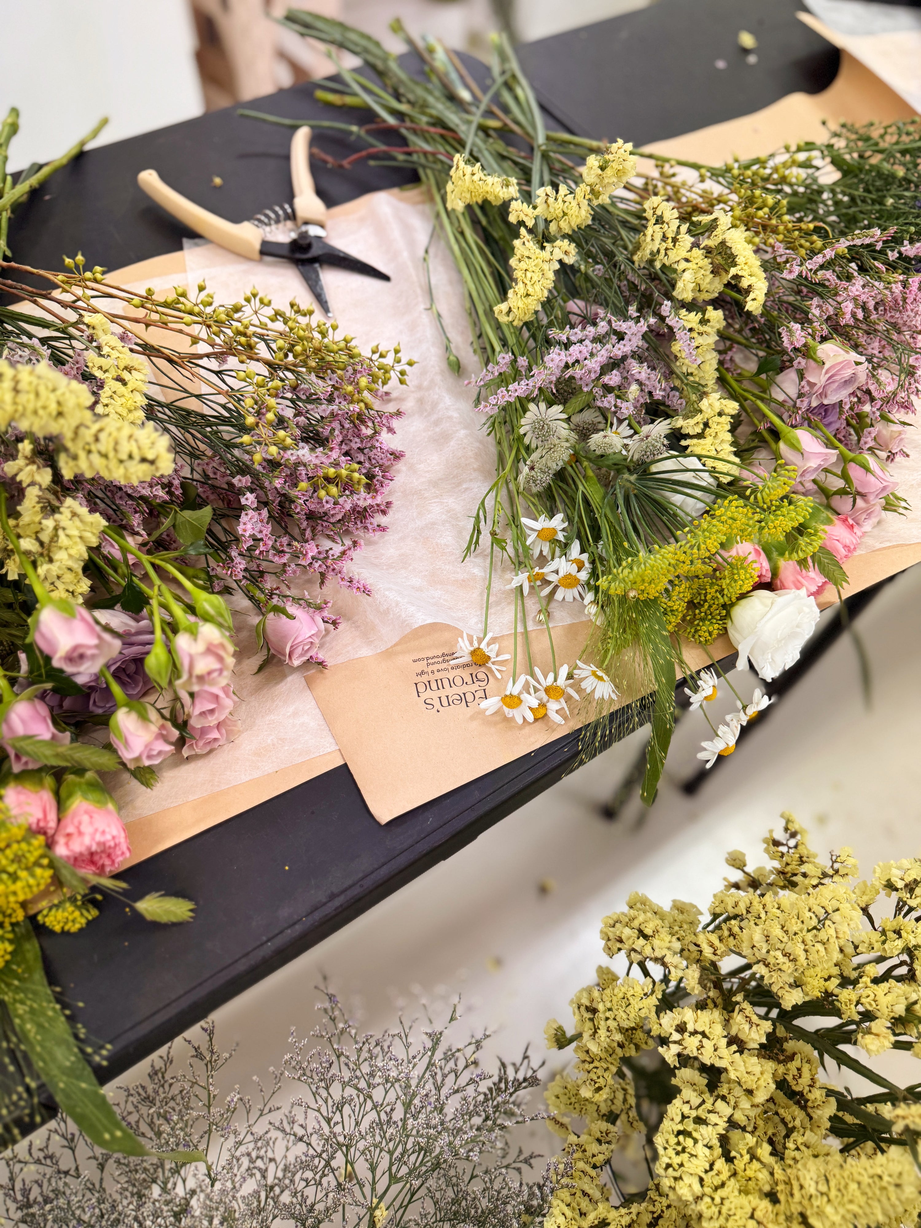 Fuss free and flexible DIY Flower Kit. Enjoy the beauty of seasonal blooms delivered to your doorstep with Eden’s Ground fresh flower subscription. Either DIY or ready to enjoy, these thoughtfully curated arrangements, designed to brighten your space and bring a touch of nature into your everyday.