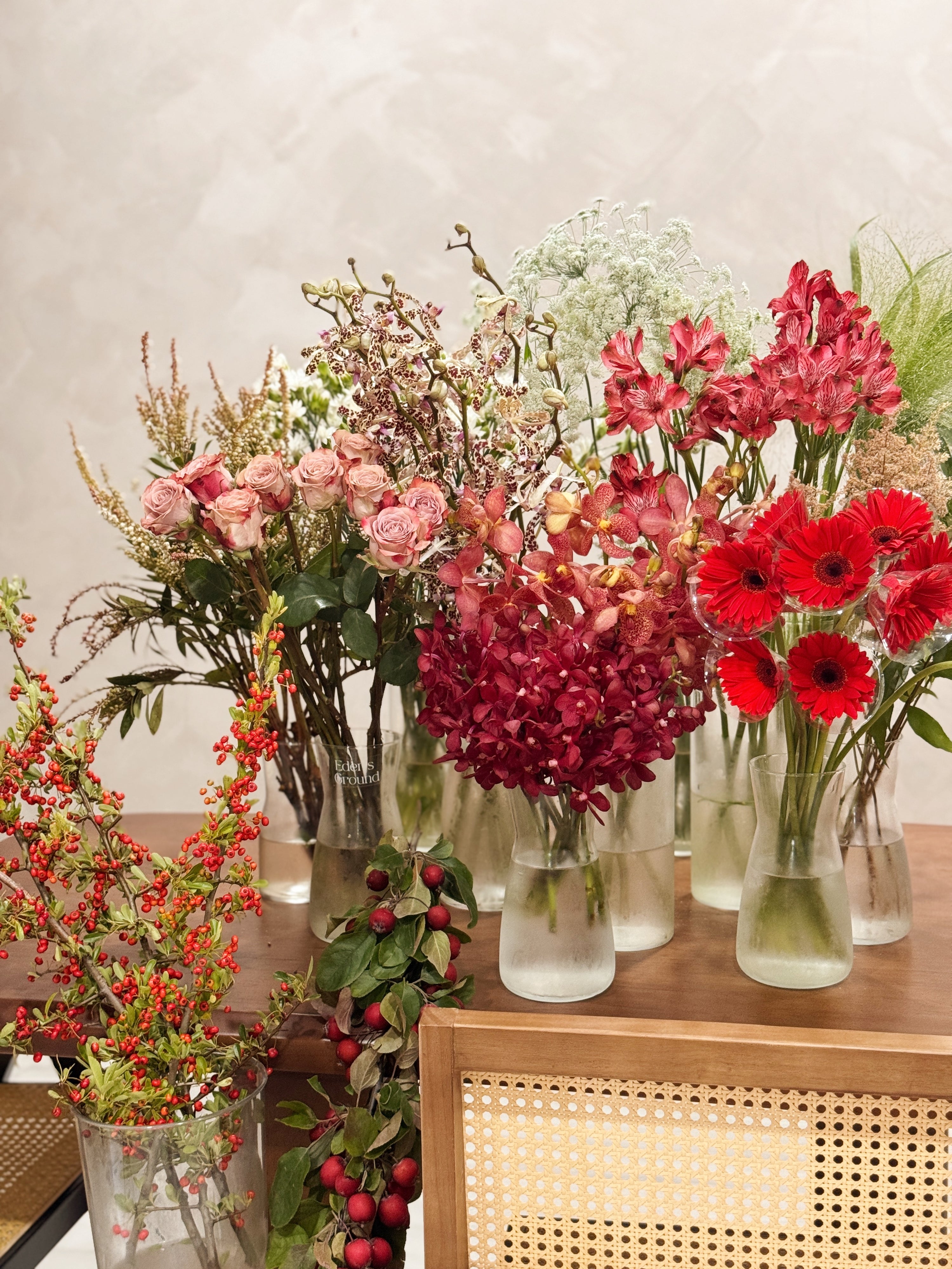 Fuss free and flexible DIY Flower Kit. Enjoy the beauty of seasonal blooms delivered to your doorstep with Eden’s Ground fresh flower subscription. Either DIY or ready to enjoy, these thoughtfully curated arrangements, designed to brighten your space and bring a touch of nature into your everyday.