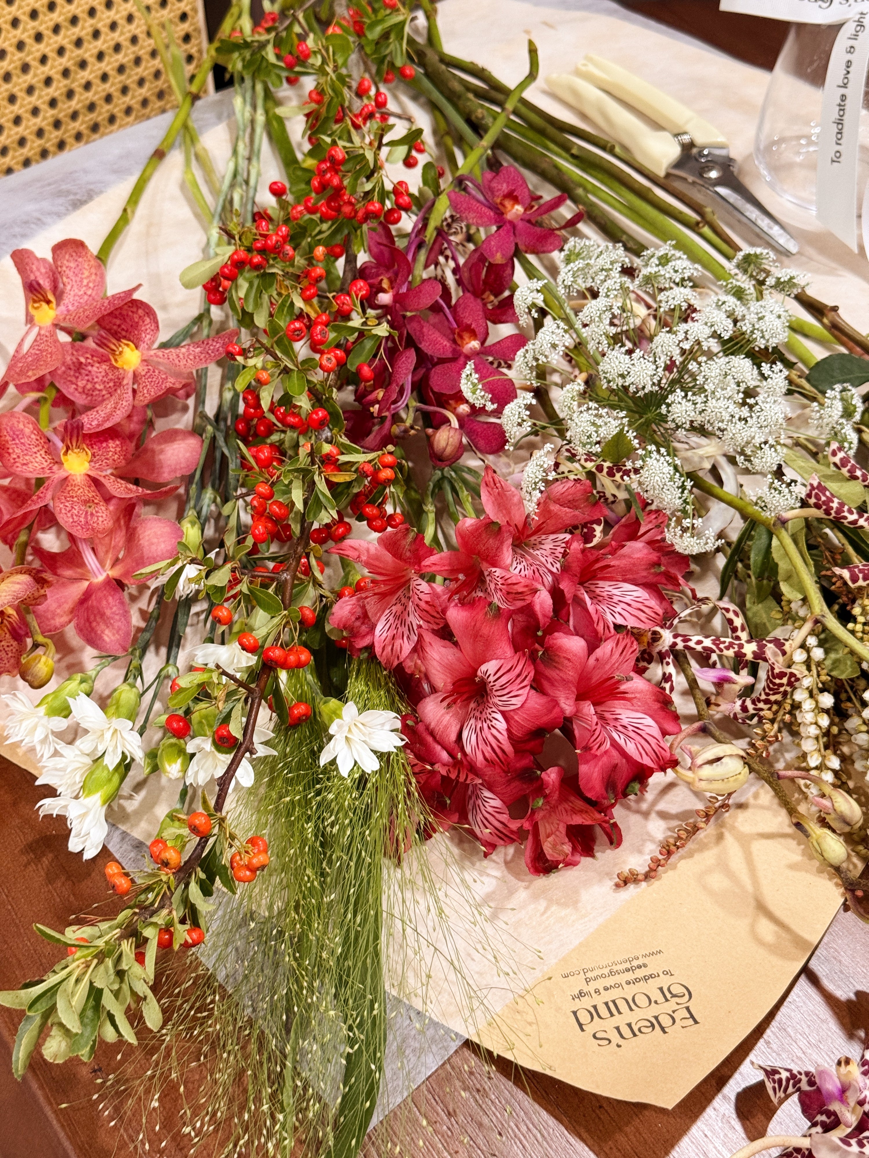 Fuss free and flexible DIY Flower Kit. Enjoy the beauty of seasonal blooms delivered to your doorstep with Eden’s Ground fresh flower subscription. Either DIY or ready to enjoy, these thoughtfully curated arrangements, designed to brighten your space and bring a touch of nature into your everyday.