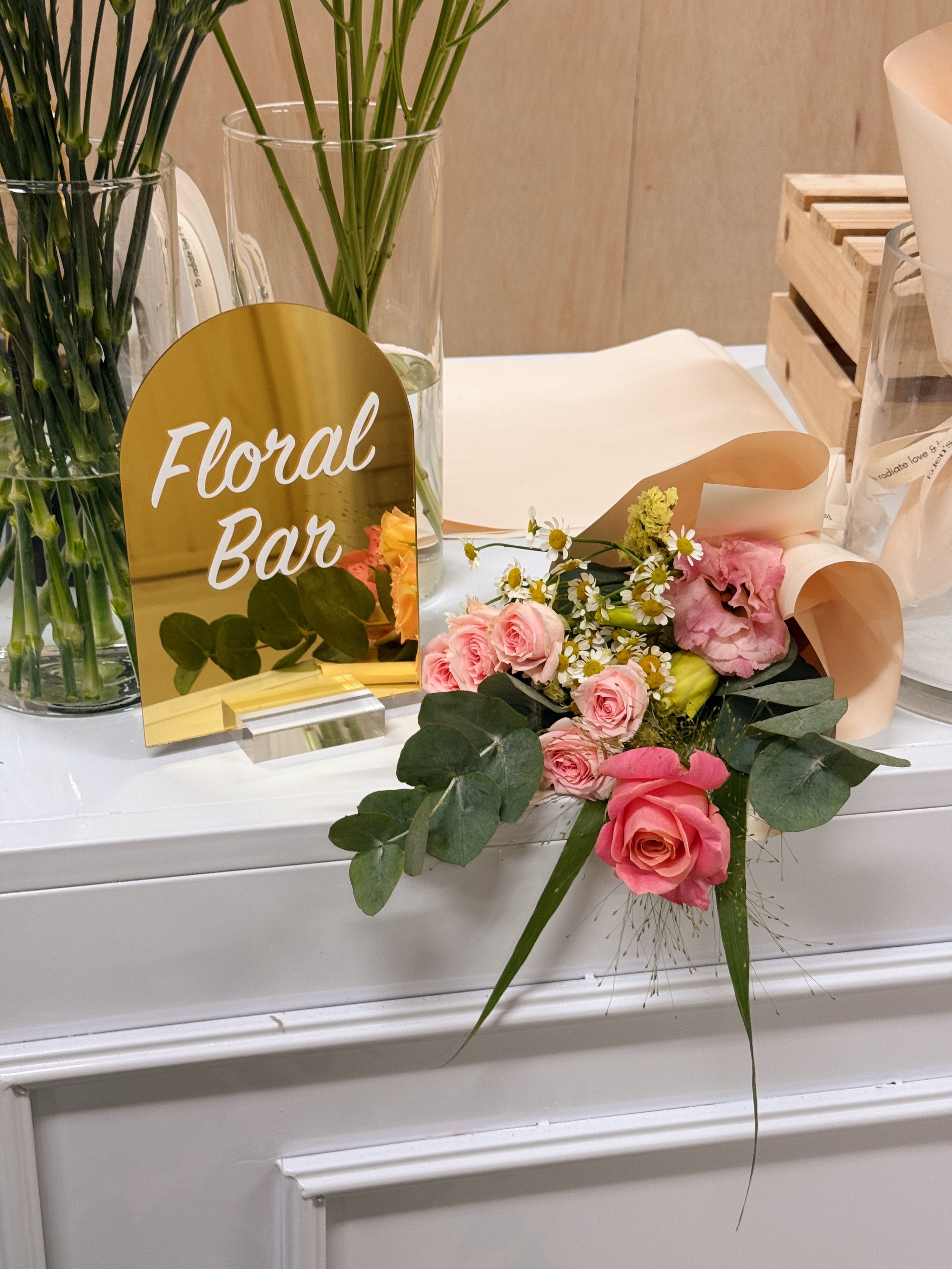 Bring in a floral bar cart to wow and impress guest with unique flowers and door gifts for product launch party. Perfect for wedding gifts, press events, pop-ups, bridal showers, birthday parties, corporate dinner and dance, and more!