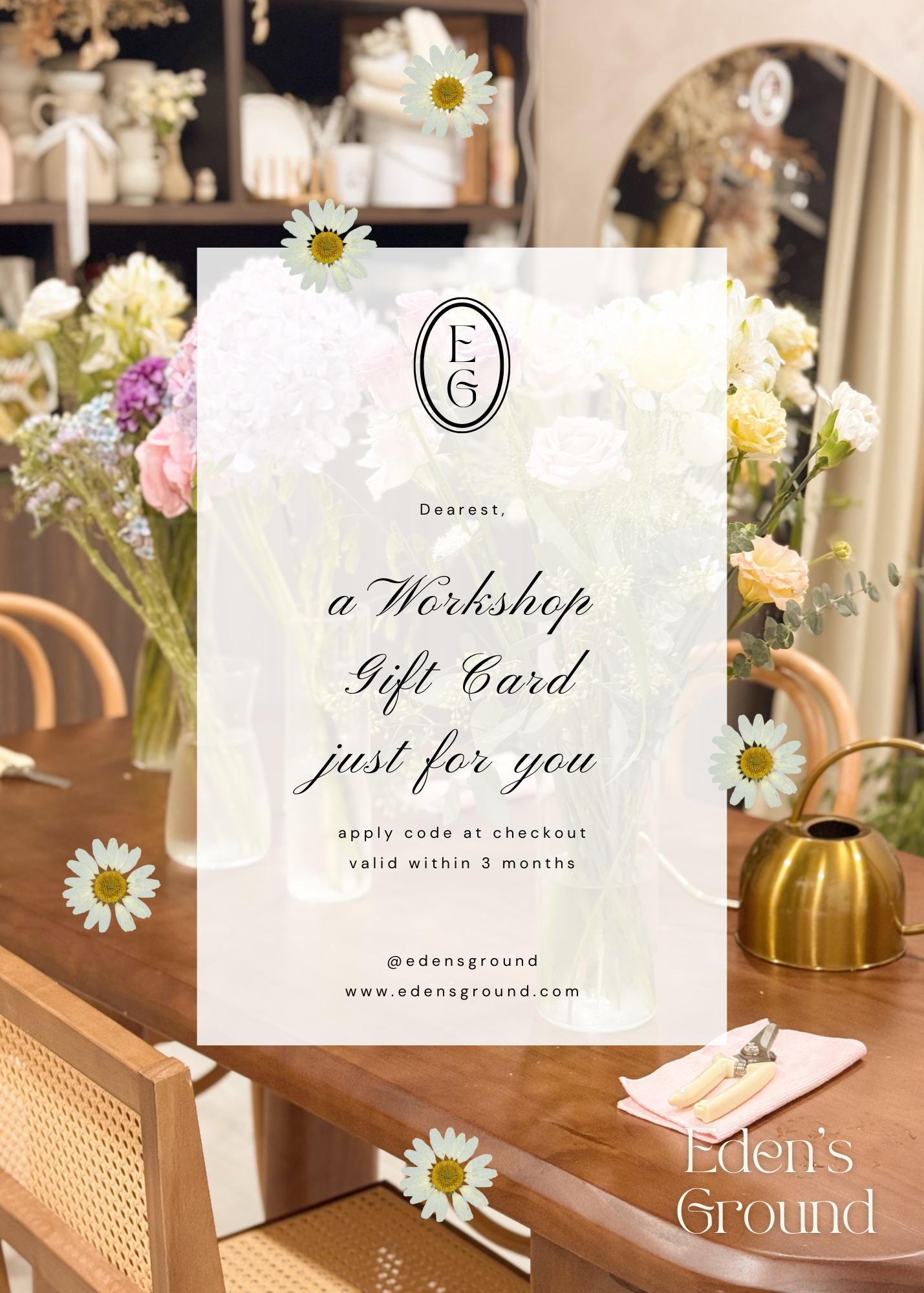 Give the gift of choice with our digital gift card, redeemable for fresh or preserved flowers, and floral workshops. A thoughtful surprise for any occasion.