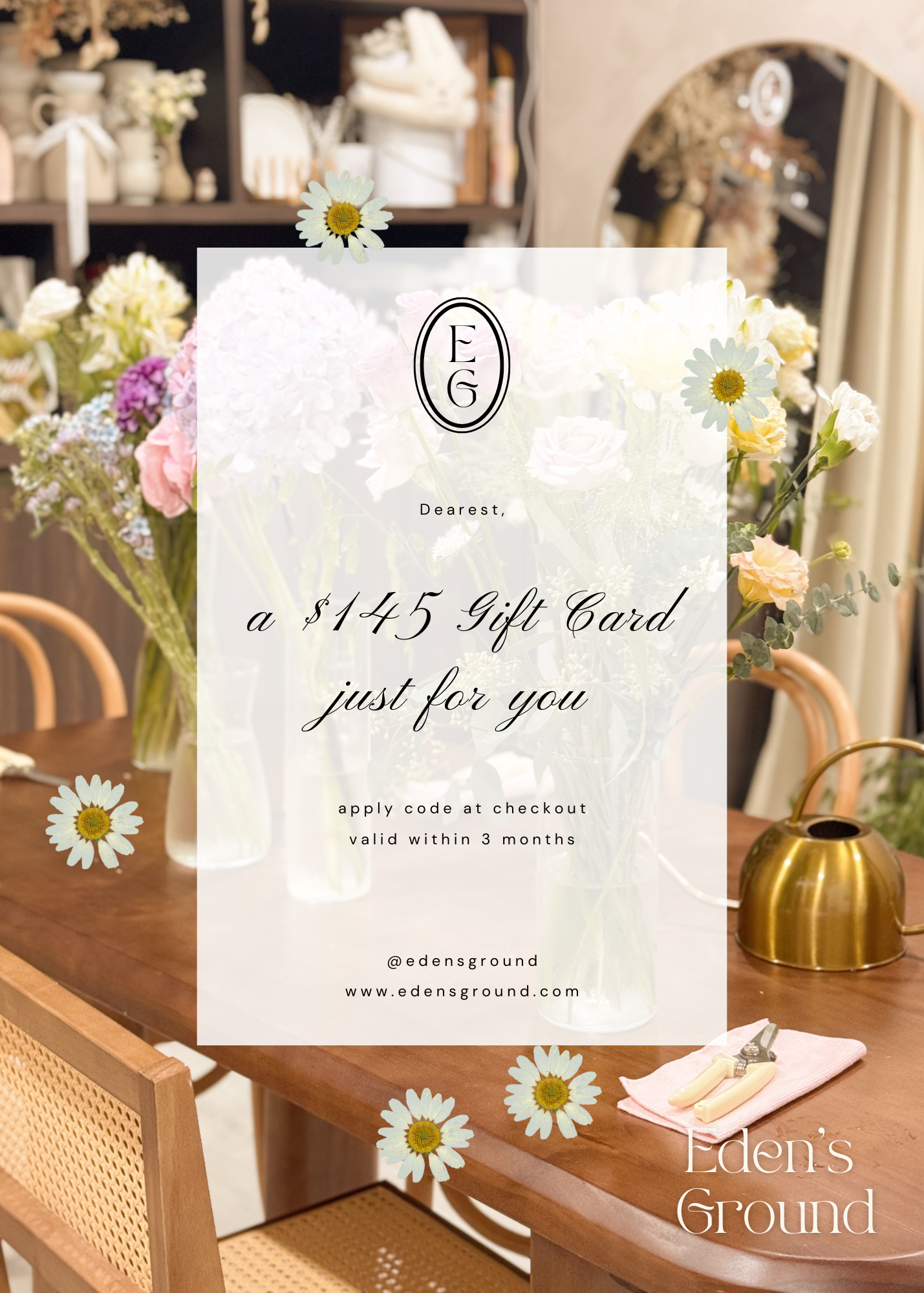 Give the gift of choice with our digital gift card, redeemable for fresh or preserved flowers, and floral workshops. A thoughtful surprise for any occasion.
