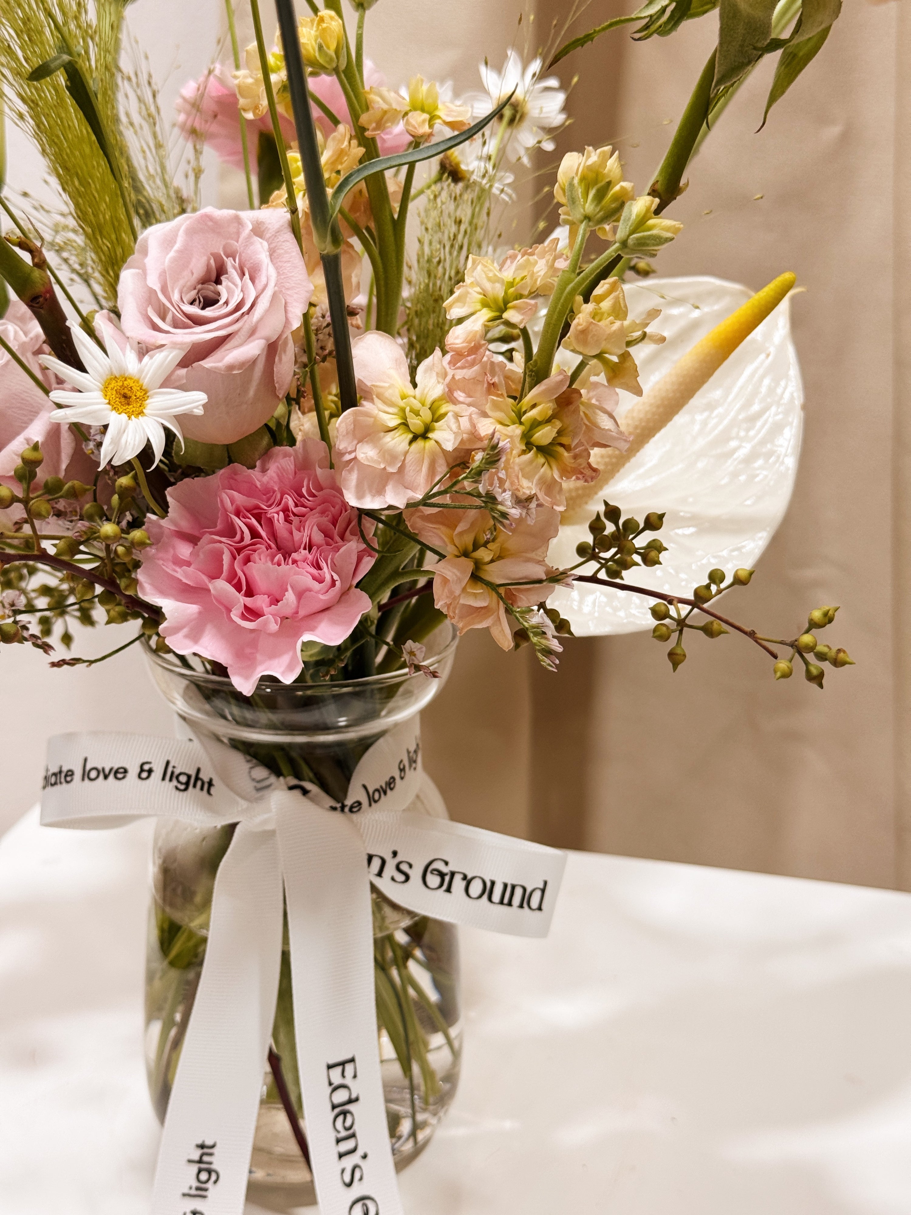 Enjoy the beauty of seasonal blooms delivered to your doorstep with Eden’s Ground fresh flower subscription. Either DIY or ready to enjoy, these thoughtfully curated arrangements, designed to brighten your space and bring a touch of nature into your everyday.