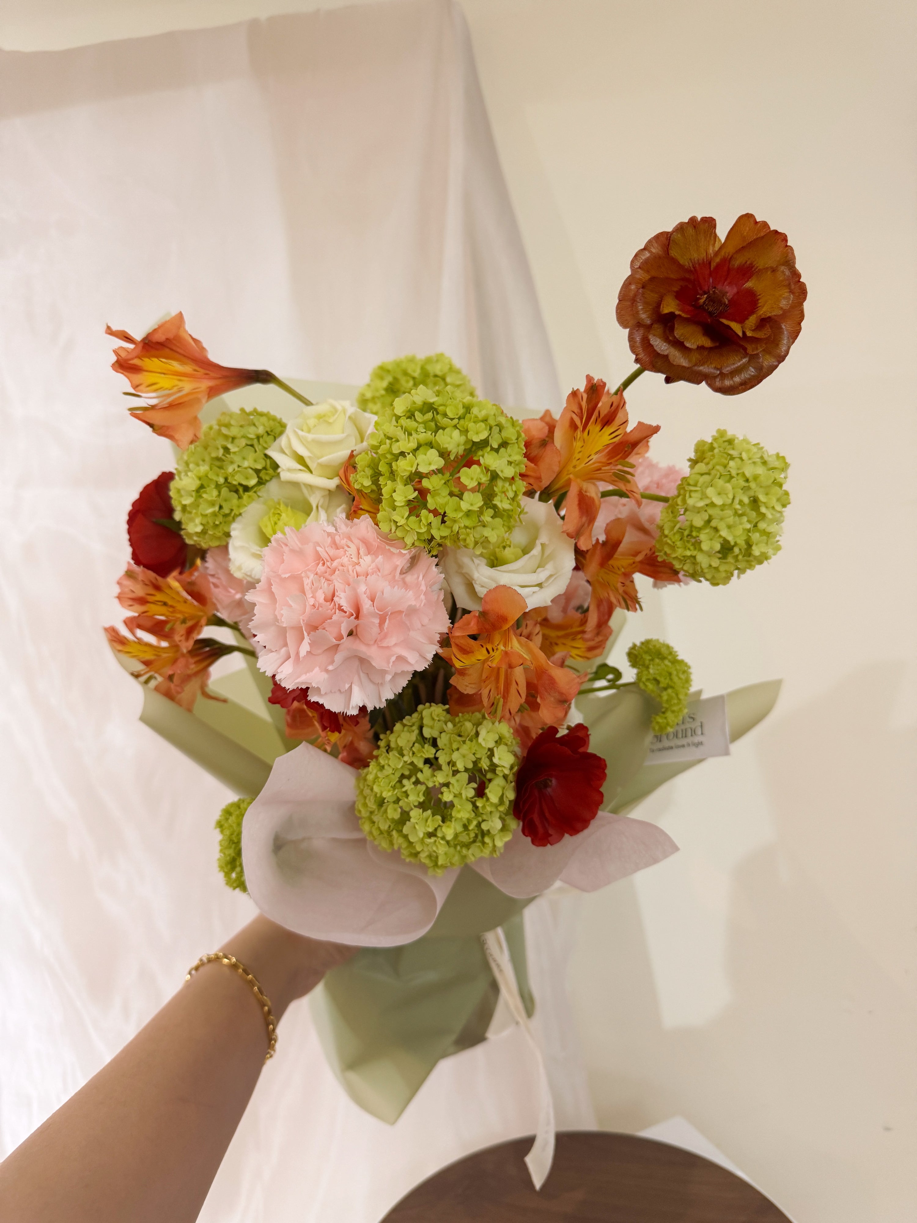 Fresh flower bouquet of the week, curated with seasonal blooms freshly sourced by Eden’s Ground in Singapore. A fuss free ready to pick up option available with free delivery for orders above $150.