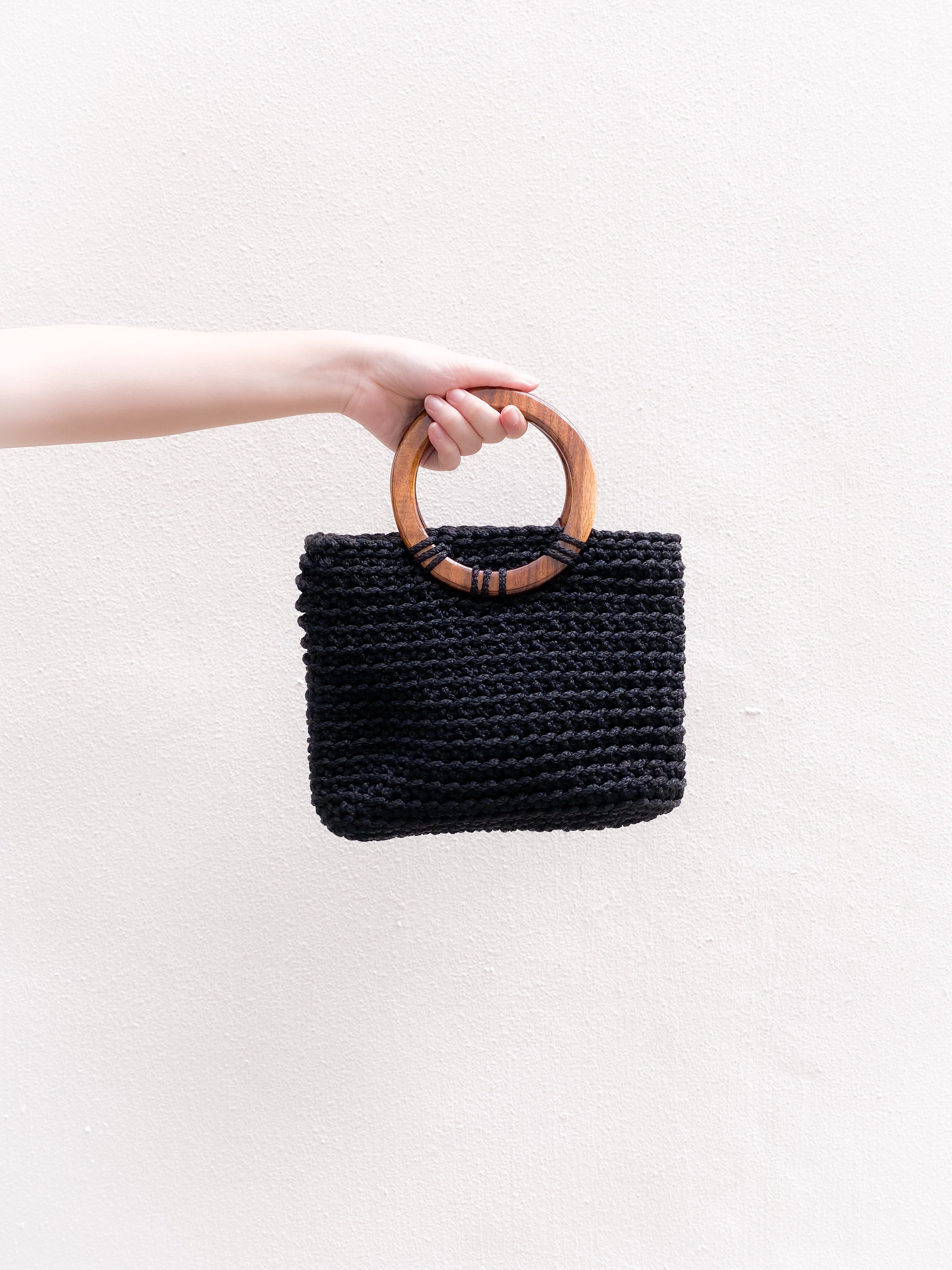 Crochet Classic Small Tote in Black