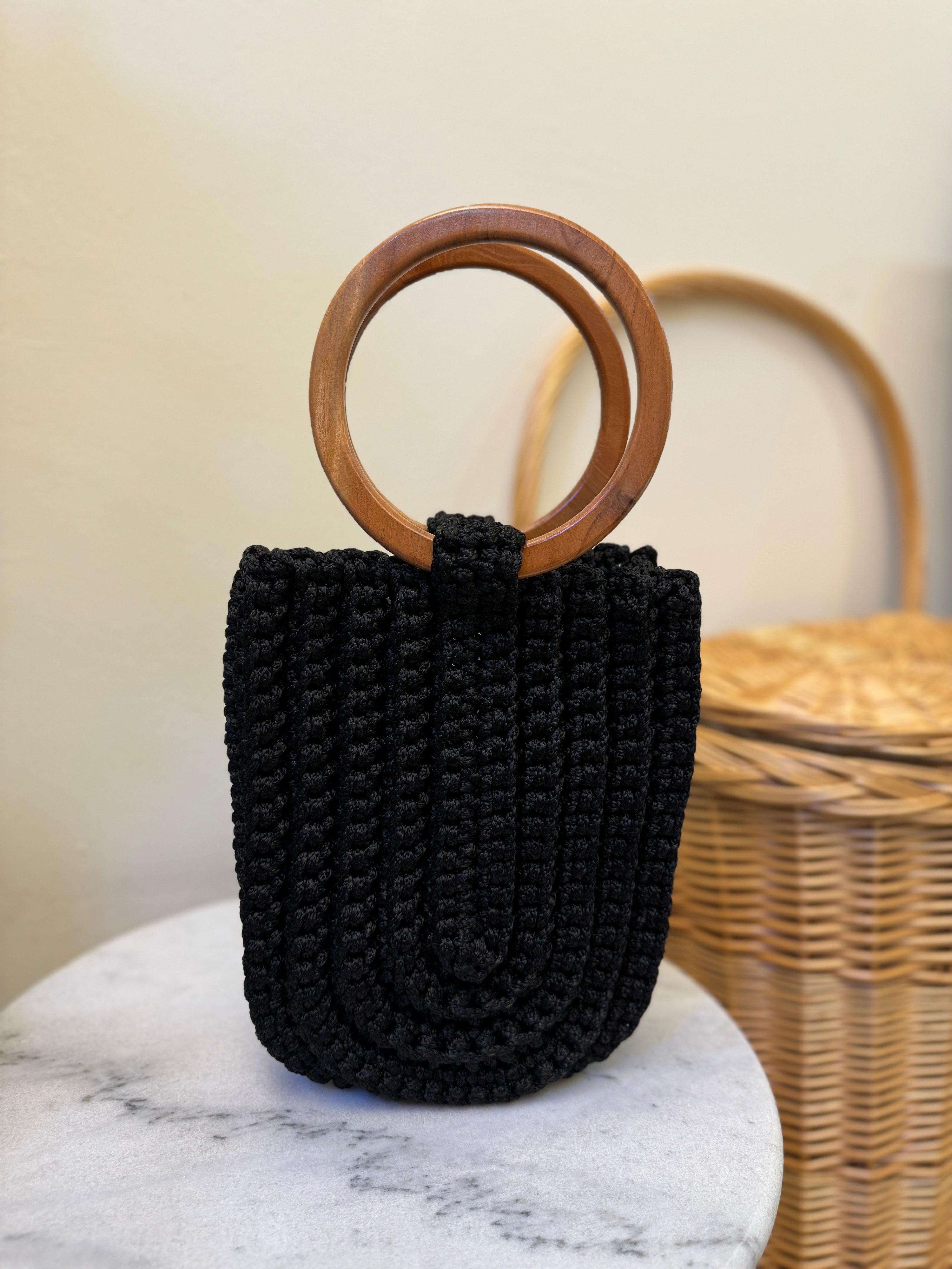 Crochet U Tote in Black