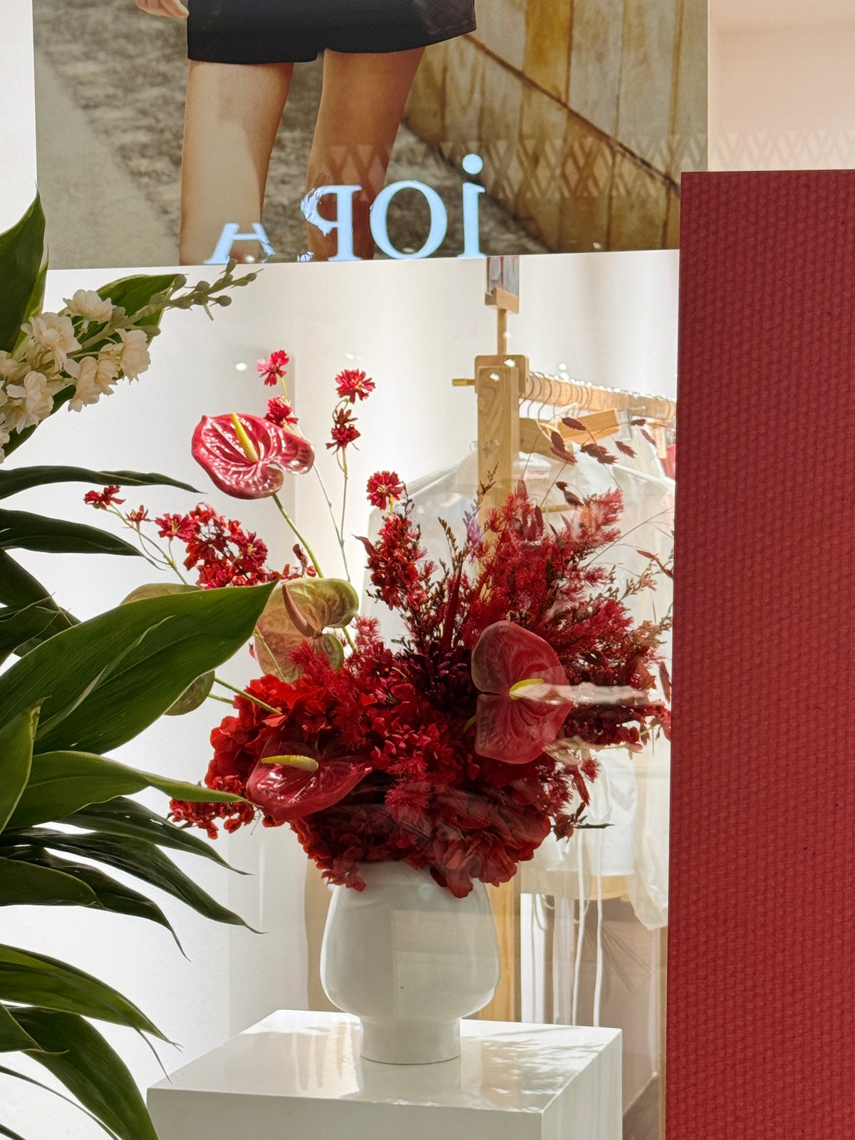 Luxurious and elegant B2B venue styling, fashion stores, with bespoke floral setups for launch events, retail pop-ups, and corporate gatherings. Flower décor tailored for brand activations and high-end retail experiences by Eden's Ground, floral design studio in Singapore.