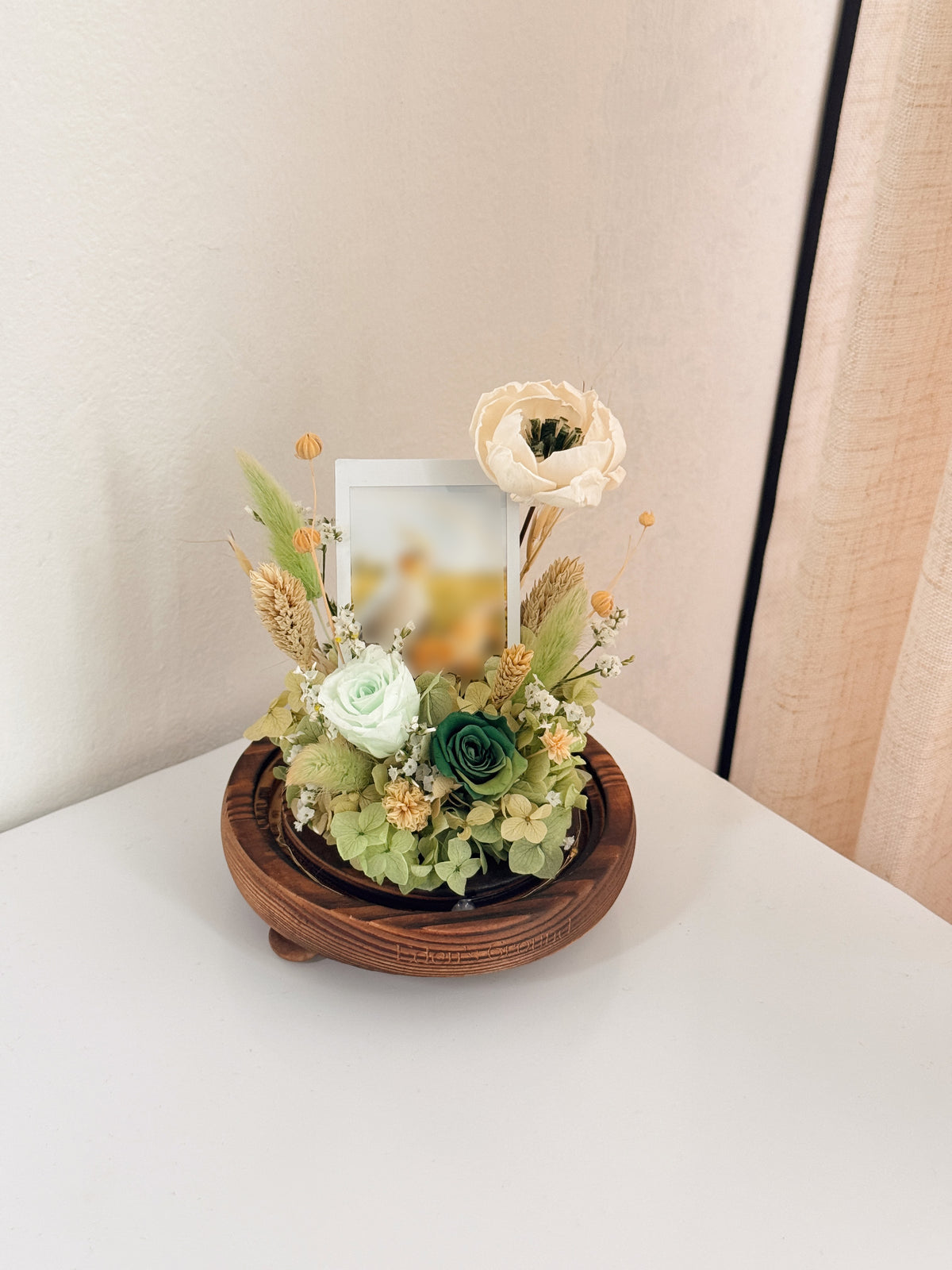 Spend a cosy weekend with Eden’s Ground learning the art of preserved flowers and crafting your very own floral dome arrangement, personalised with your own polaroid photo in your bell jar. Perfect for birthday celebration with friends, or couple date activitiy.