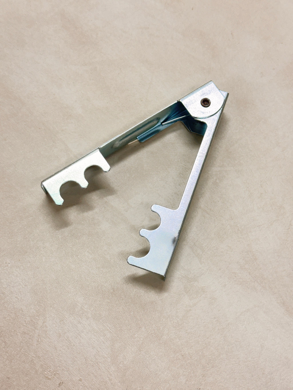 A practical manual or spring loaded tool designed to quickly and easily remove thorns and leaves from flower stems, particularly roses. Helps protect your hands from sharp thorns while keeping stems intact and ready for safe, effortless handling and arranging.