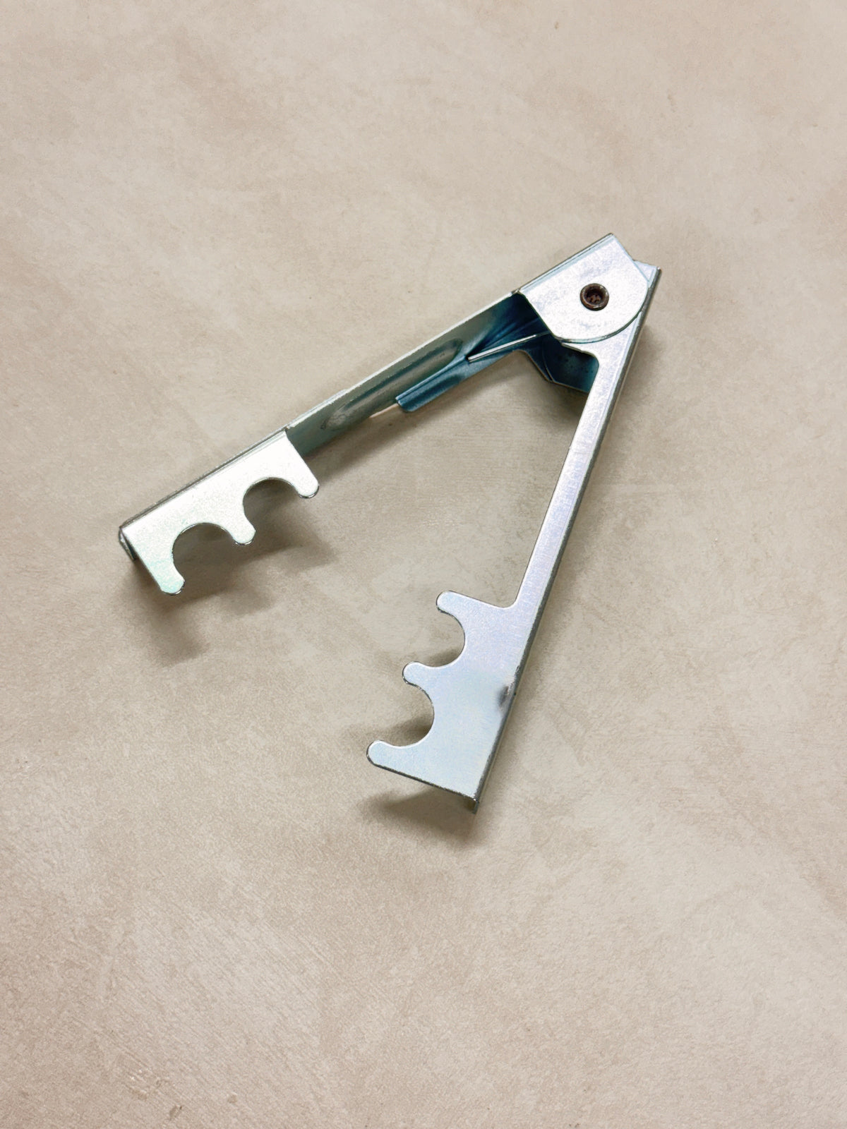 A practical manual or spring loaded tool designed to quickly and easily remove thorns and leaves from flower stems, particularly roses. Helps protect your hands from sharp thorns while keeping stems intact and ready for safe, effortless handling and arranging.
