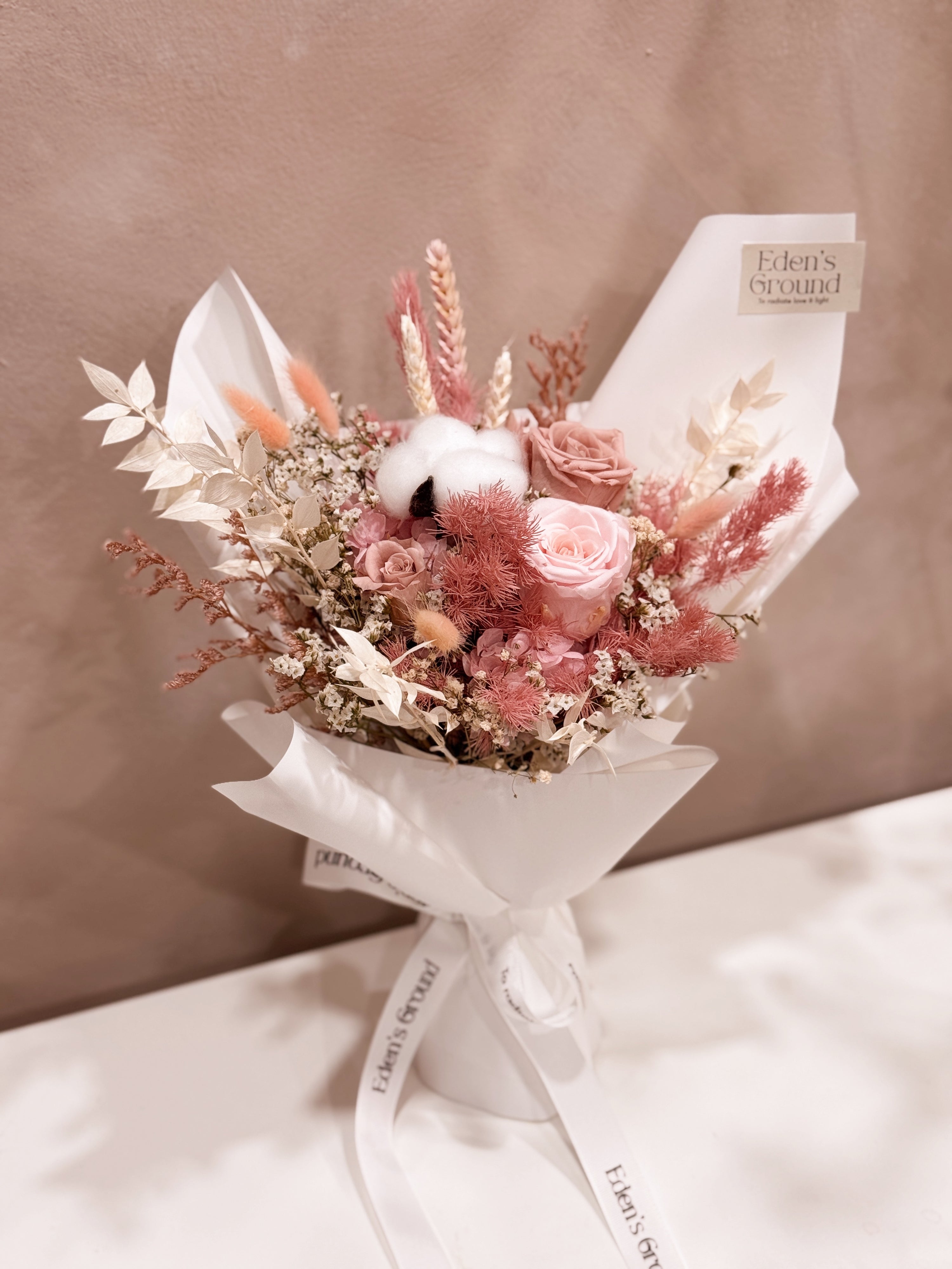 Valentines day vday valentine girlfriend gift lover roses red love of my life celebrate win her heart delivery Singapore sg flower bouquet preserved everlasting dome long lasting easy flowers hydrangea girl gf pink