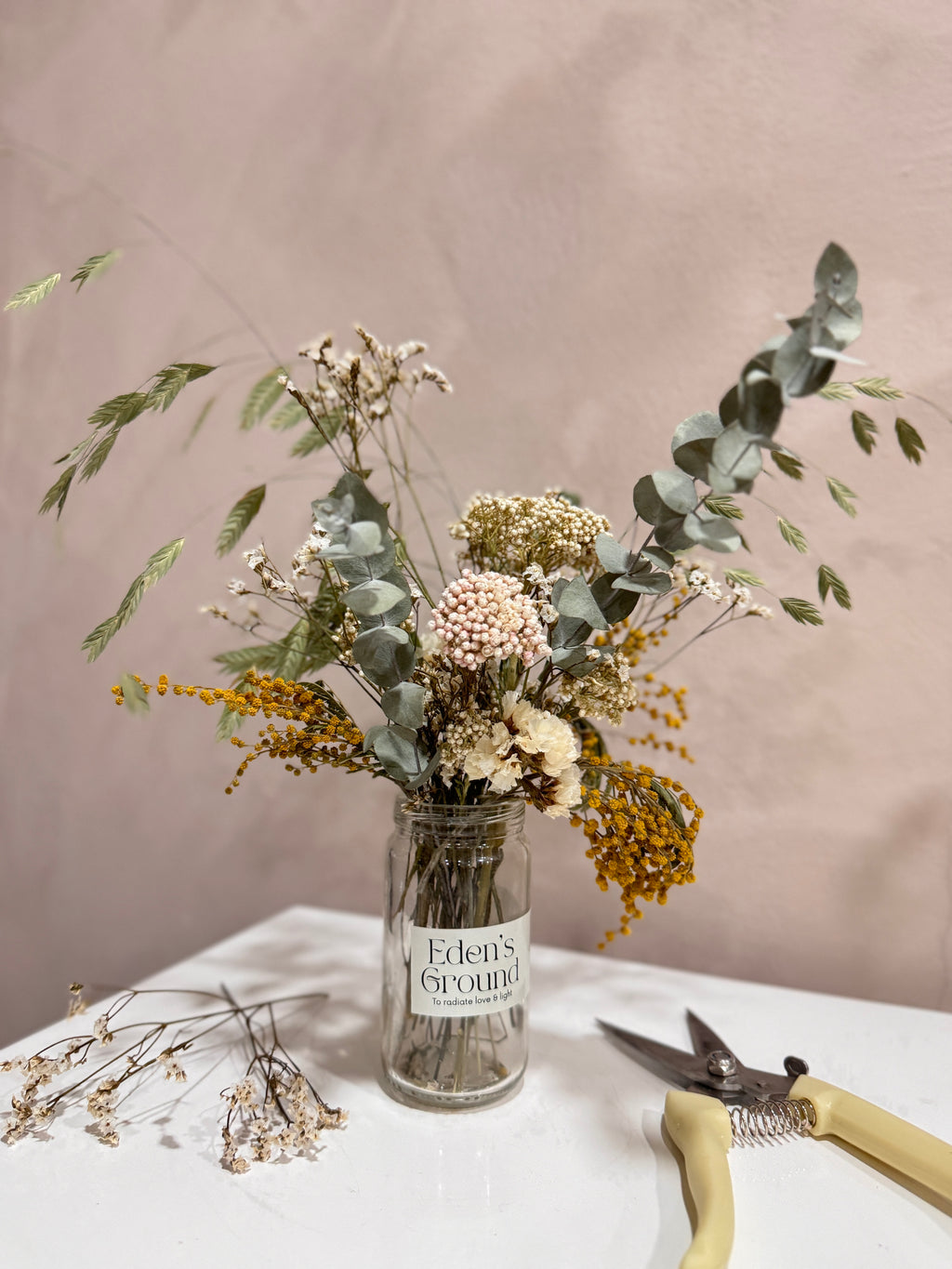 Petals with Purpose is a charity initiative by Eden's Ground to encourage mindfulness, giving back, and sustainability. By being kind to our environment, our community, and ourselves.