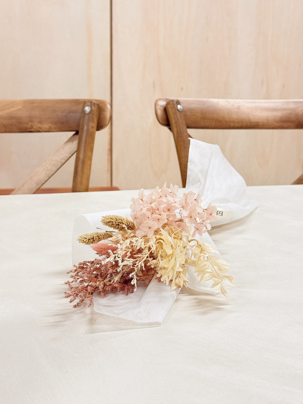 Loose bridal hair flowers for brides, thoughtfully selected to complement your wedding florals and hairstyle. Each set includes approximately3 to 5 stems of small flowers and foliage for easy styling and placement.