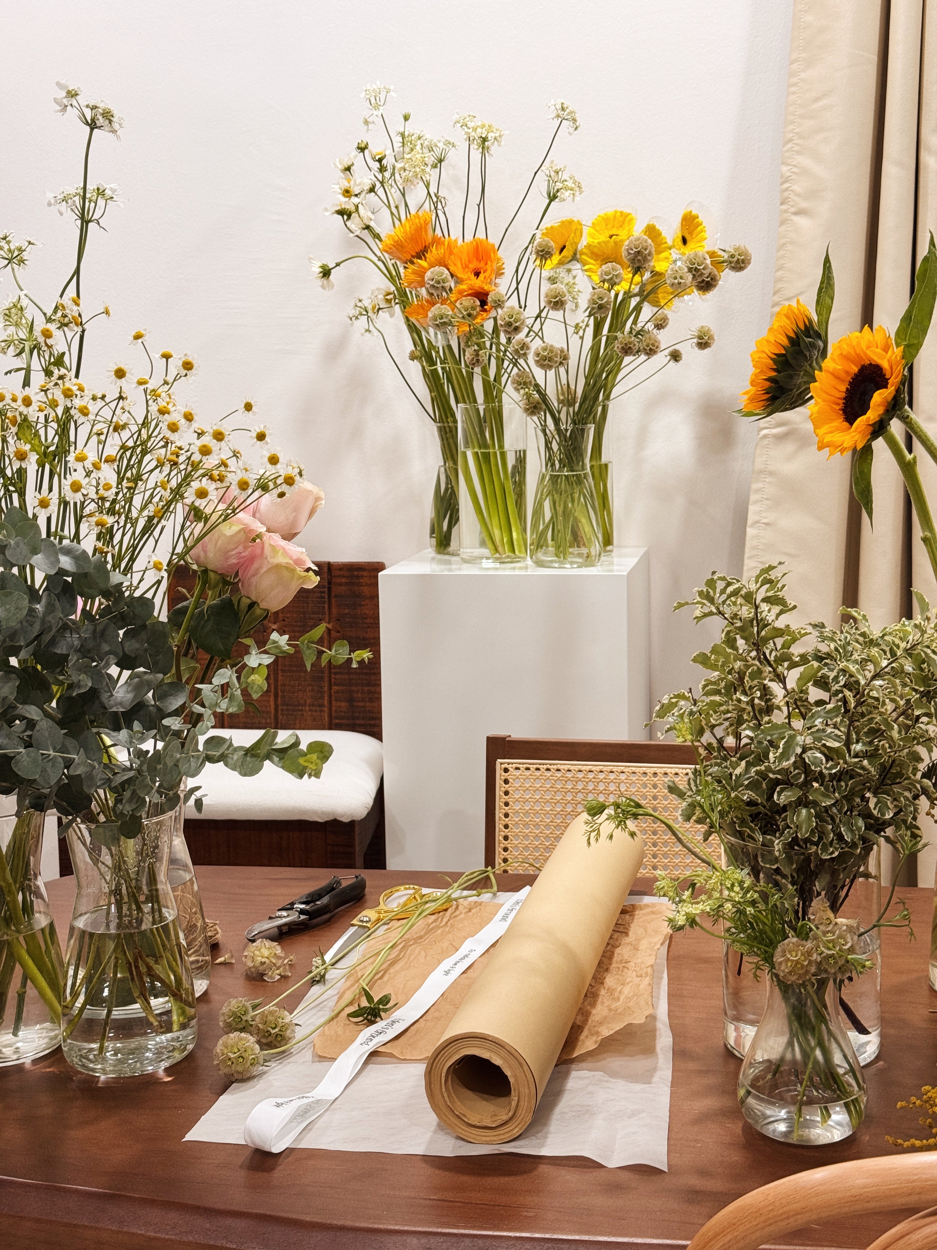 Floral arranging workshop for team bonding team, staff appreciation, or rewarding clients. A relaxing activity for the weekend, things to do for couples, build on your hobby for florist enthusiast in Singapore by Eden's Ground, a floral design studio.