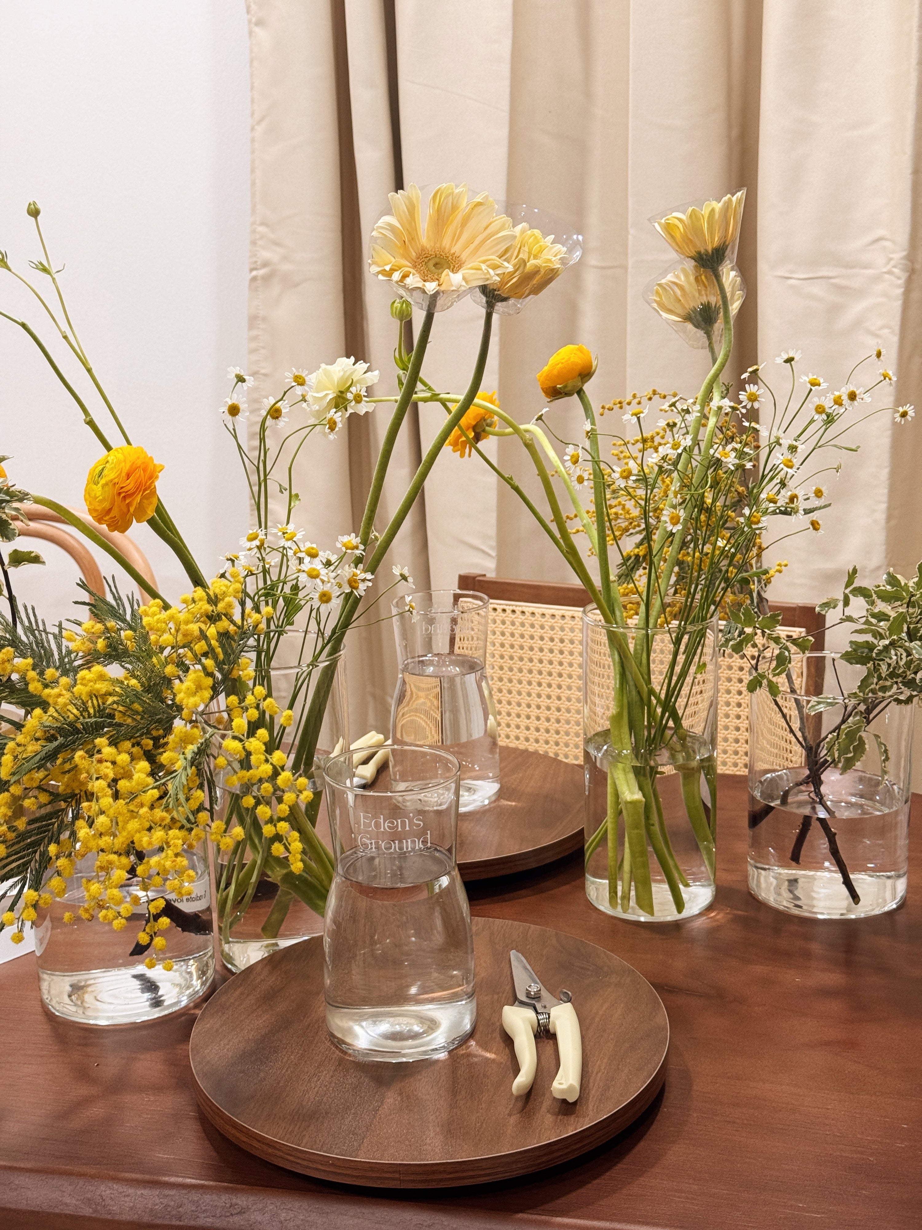 Floral arranging workshop for team bonding team, staff appreciation, or rewarding clients. A relaxing activity for the weekend, things to do for couples, build on your hobby for florist enthusiast in Singapore by Eden's Ground, a floral design studio.