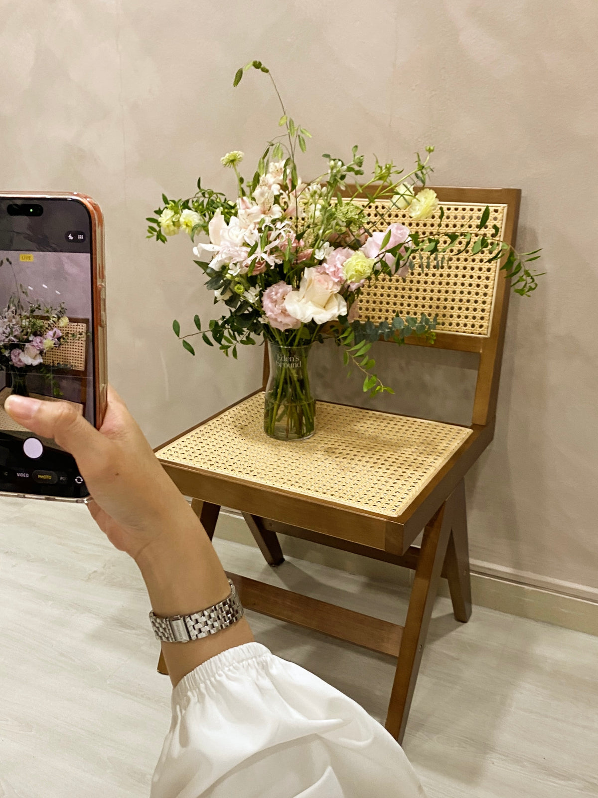 Floral arranging workshop for team bonding team, staff appreciation, or rewarding clients. A relaxing activity for the weekend, things to do for couples, build on your hobby for florist enthusiast in Singapore by Eden's Ground, a floral design studio.