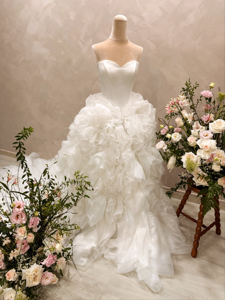 Wedding gown rental and Bridal Bouquet package for couples getting married in Singapore by Eden's Ground and Glisten Couture.