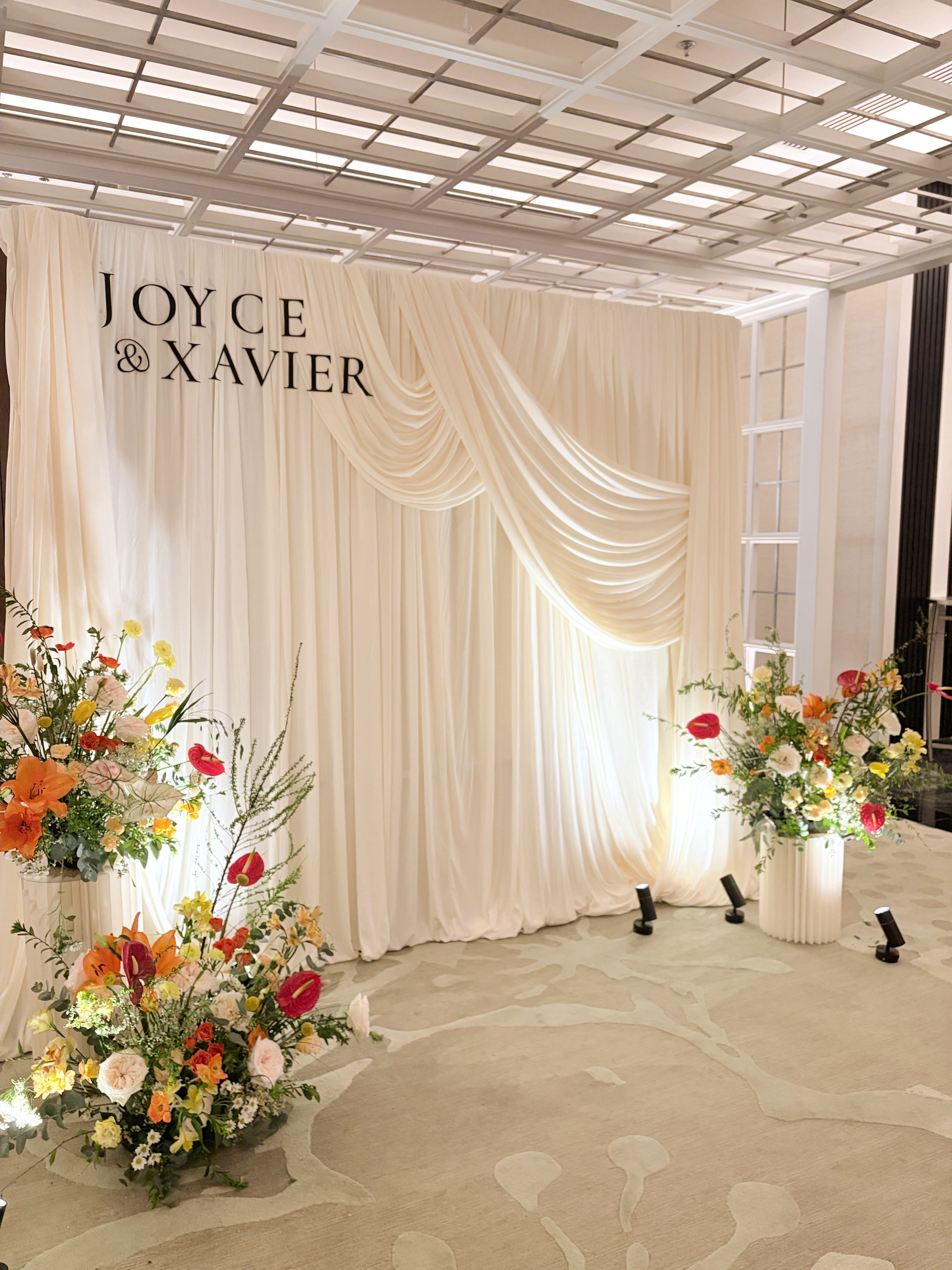 Wedding Photowall Backdrop to complement your wedding theme and elevate your venue. Create memories with a curated elegant photo area by Eden’s Ground, a floral design boutique.