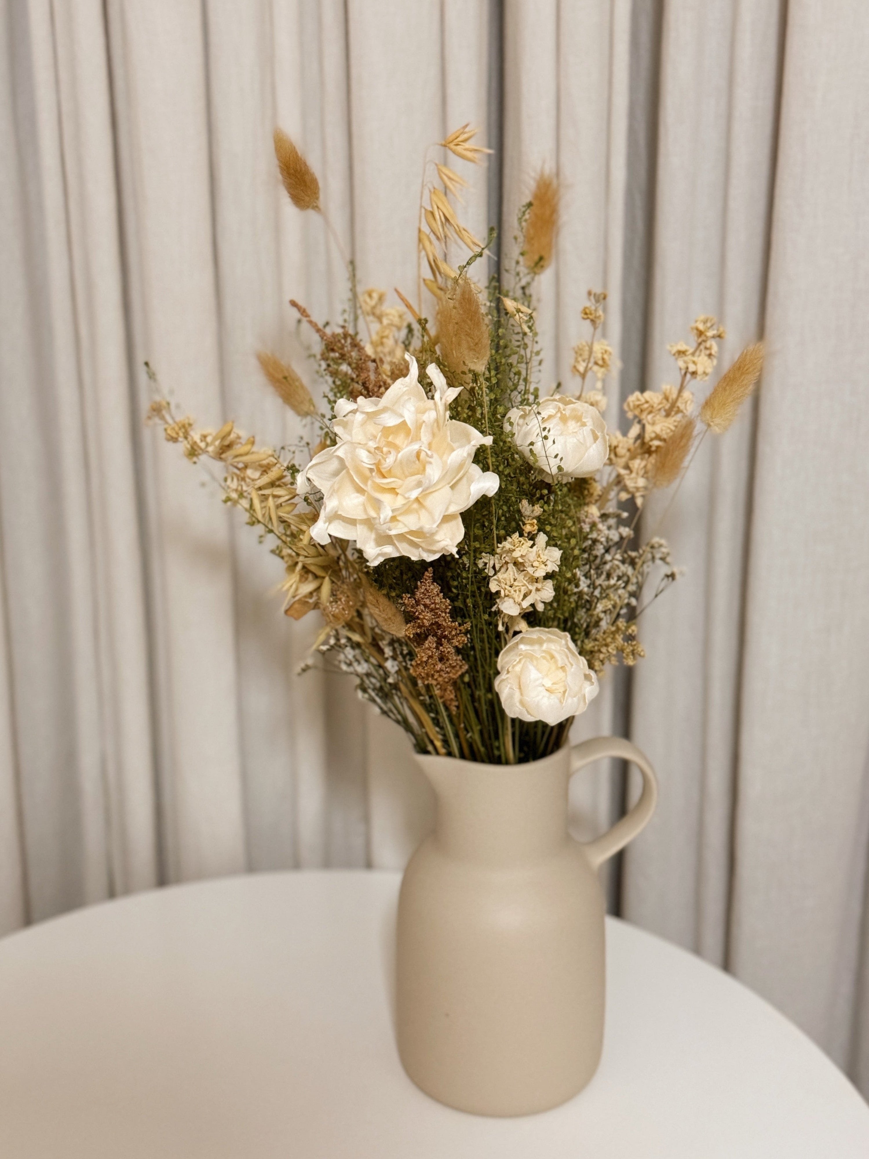 Elegant timeless dried and preserved flower arrangements in Singapore, best thoughtful gift for friends, shop opening, grand opening event, congratulatory, home decor, unique gifts for all occasions like birthdays, anniversary, welcome home, get well soon, cheer up, just for you, thinking of you and more. Long-lasting floral design bringing natural beauty into any space, perfect for home styling, corporate gifts, housewarming gifts, and weddings. Low maintenance.