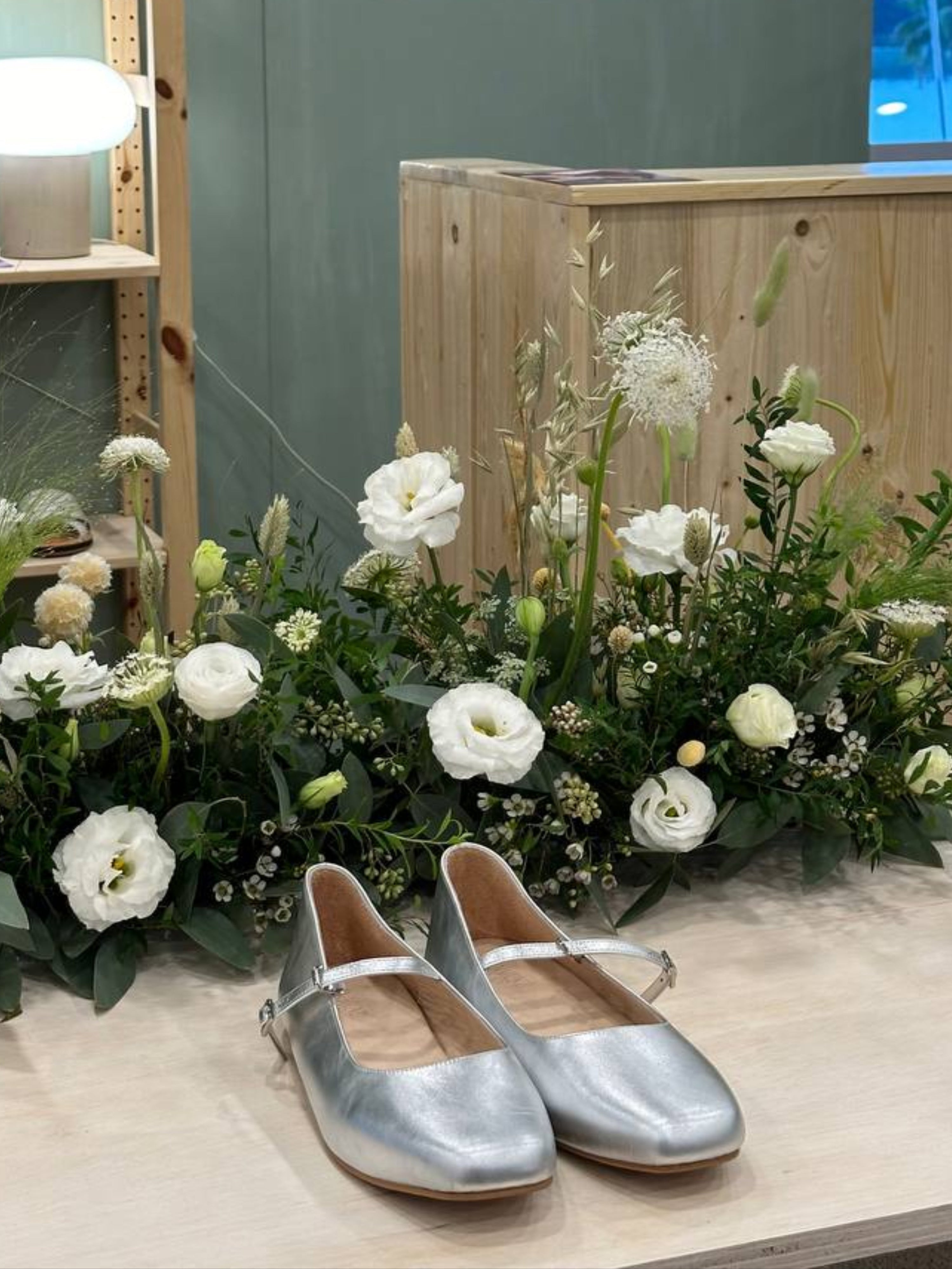 Singapore luxury and elegant B2B venue styling with bespoke floral setups for launch events, pop-ups, and corporate gatherings. Exquisite, sustainable flower décor tailored for brand activations and high-end retail experiences.