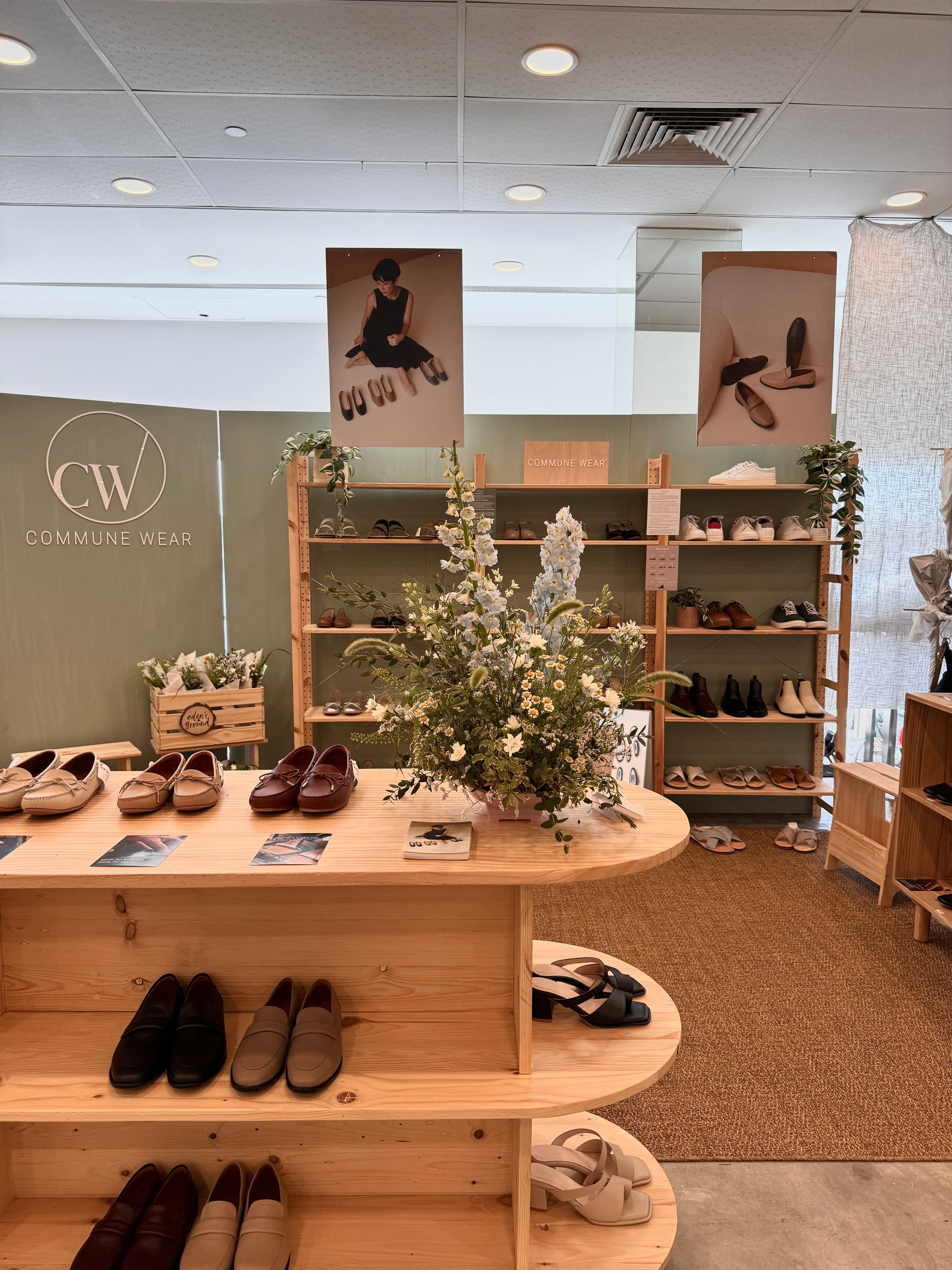Singapore luxury and elegant B2B venue styling with bespoke floral setups for launch events, pop-ups, and corporate gatherings. Exquisite, sustainable flower décor tailored for brand activations and high-end retail experiences.