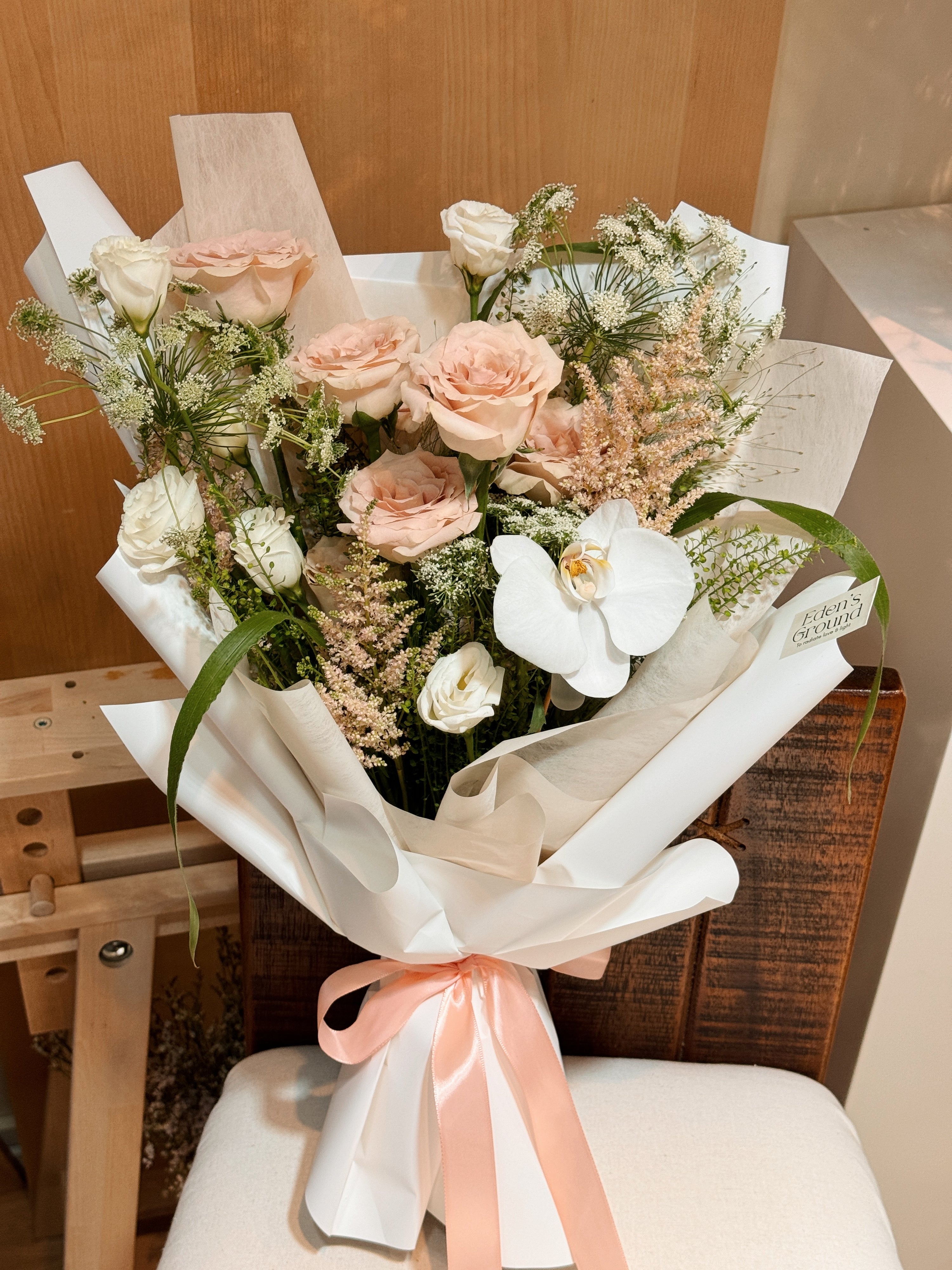 Pink roses white orchid sweet romantic love romance gf for her bouquet Floral arrangements Singapore Florist SG Birthday flowers Anniversary Surprise Get well soon Cheer up I love you Romantic floral Sweet Flower delivery Free delivery Wedding gifts Custom bespoke girl woman wife girlfriend gf bff mother sister 